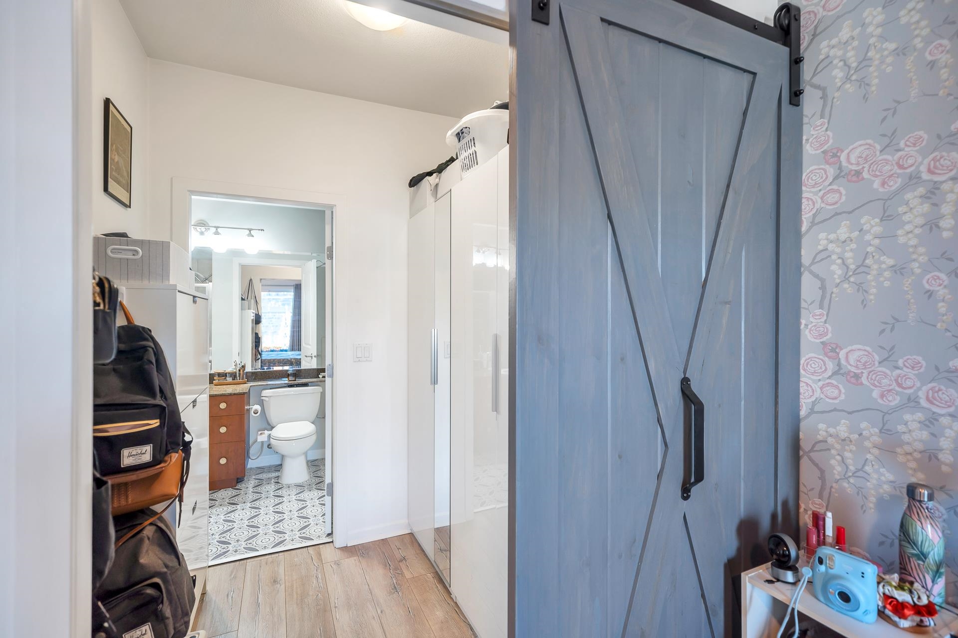 304 14 E ROYAL AVENUE, #304