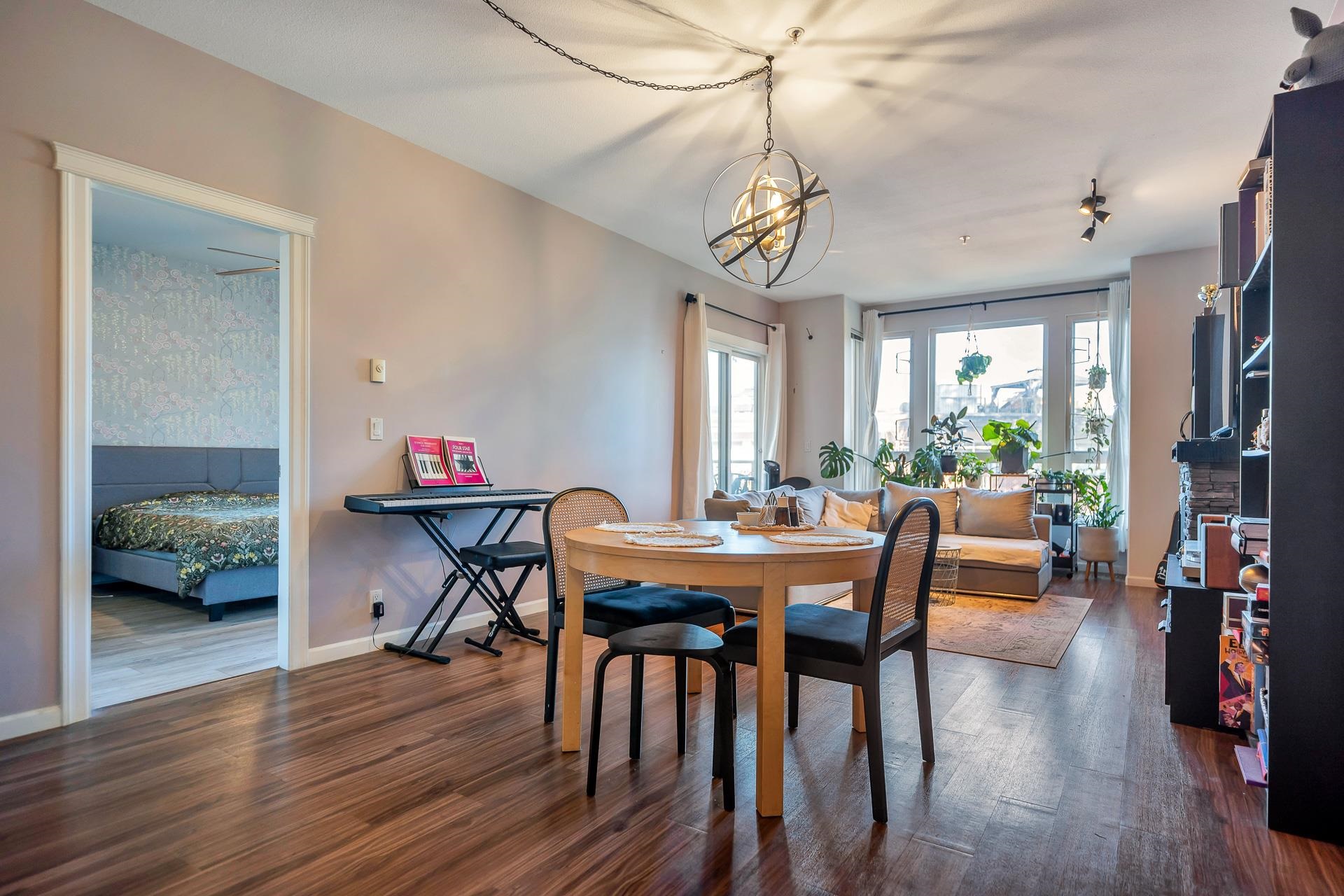 304 14 E ROYAL AVENUE, #304