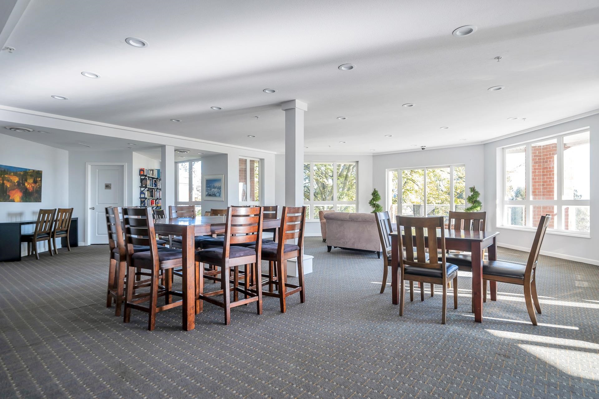 304 14 E ROYAL AVENUE, #304