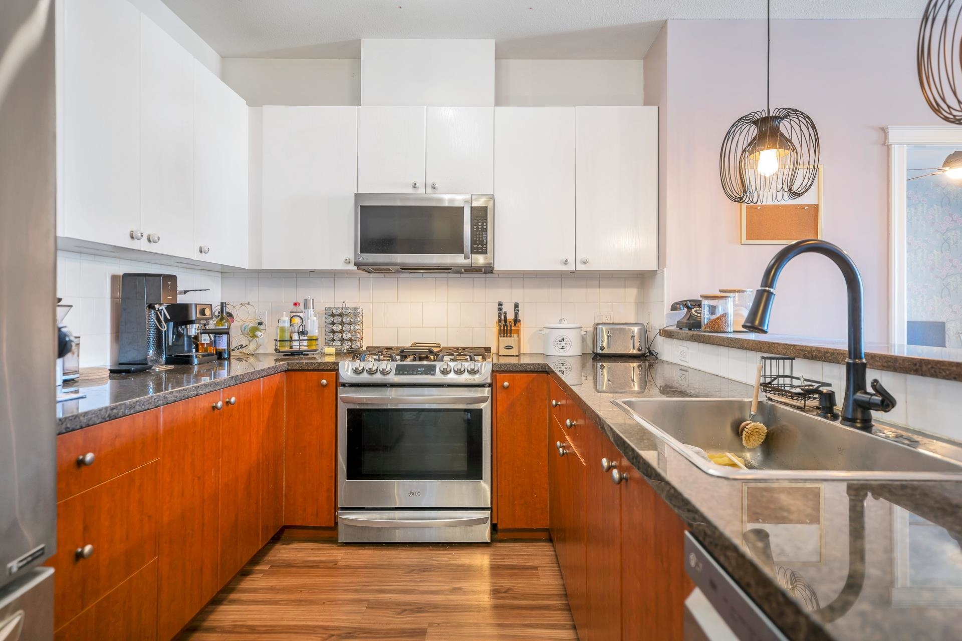304 14 E ROYAL AVENUE, #304