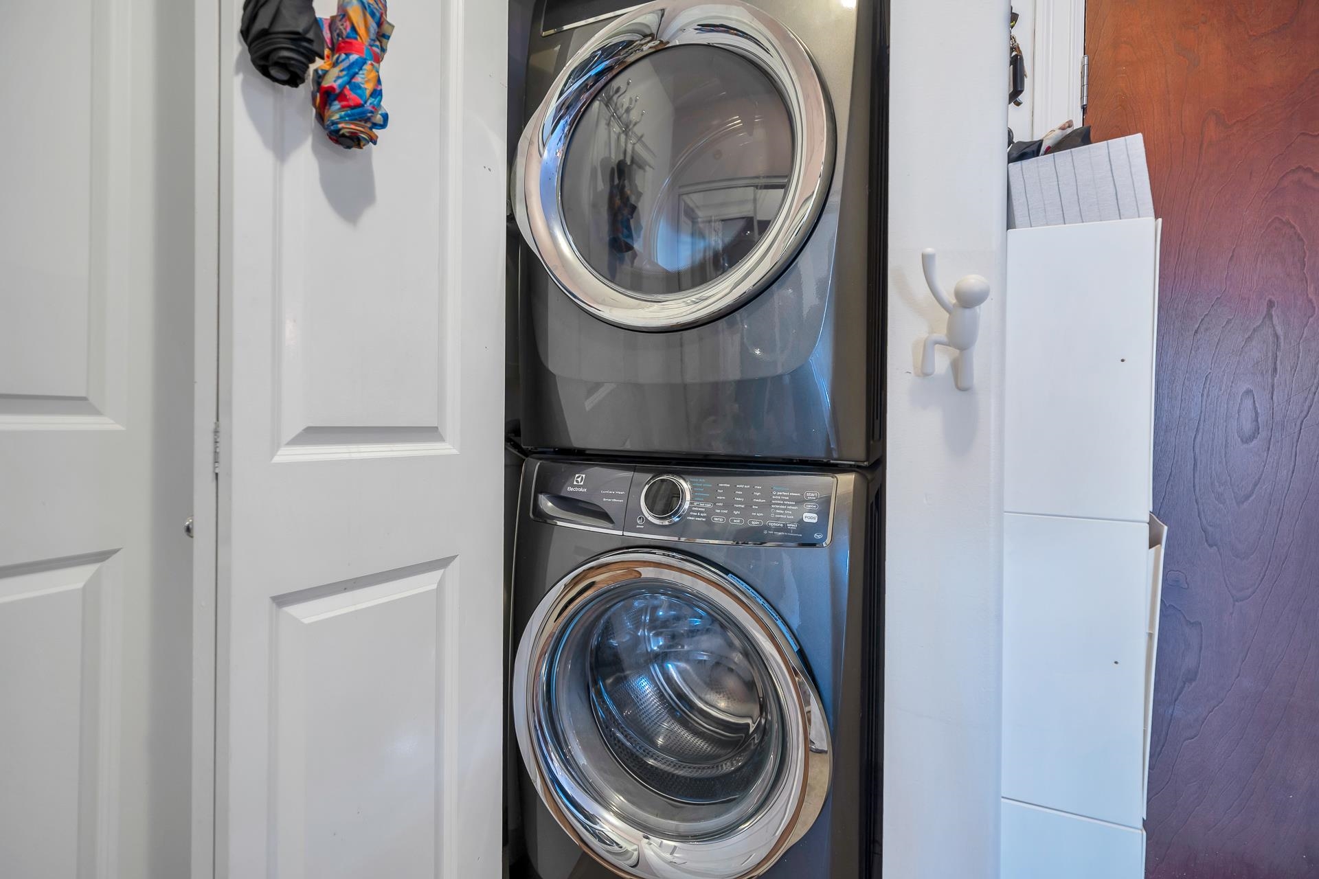 304 14 E ROYAL AVENUE, #304