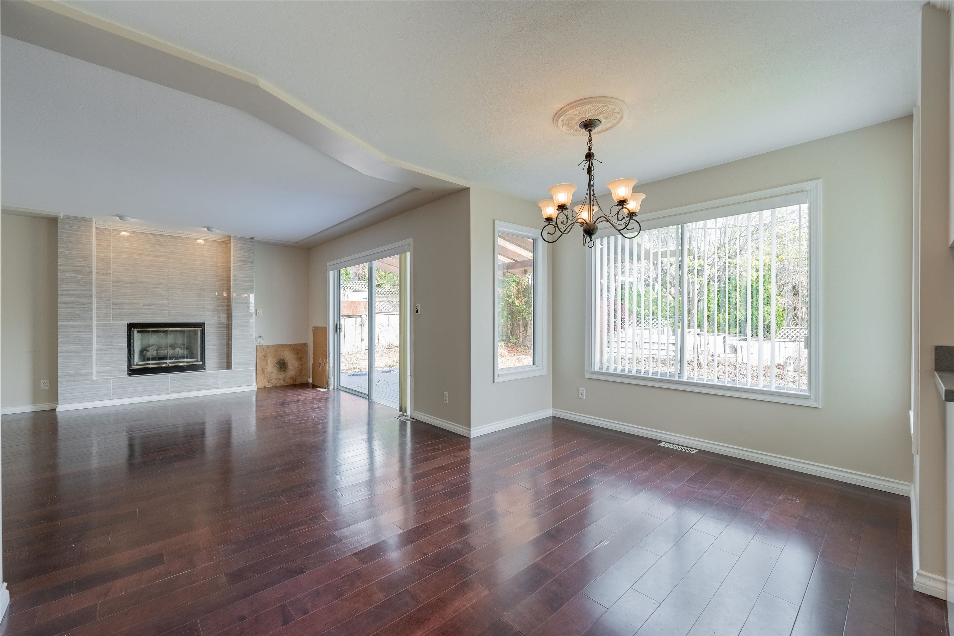 3107 AZURE COURT