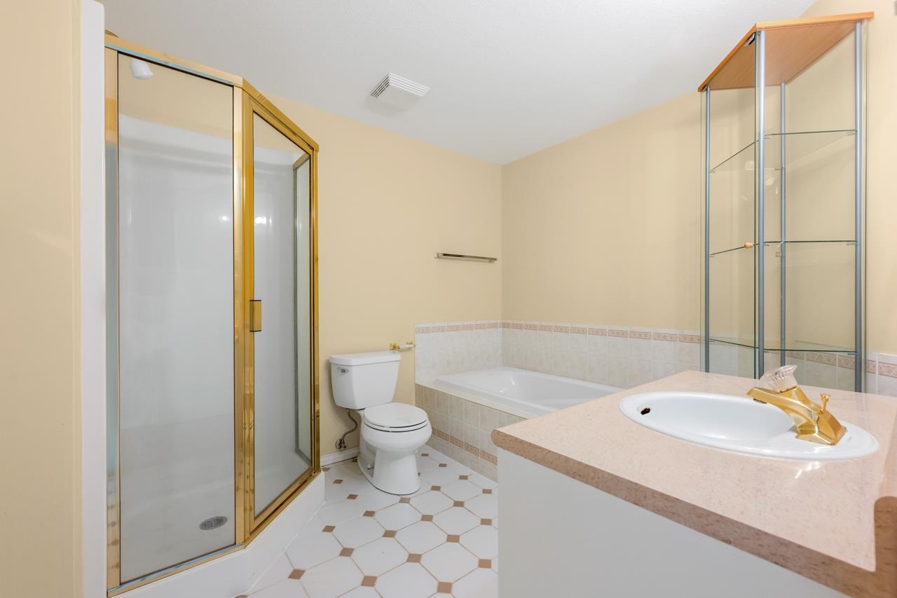 103 15176 BUENA VISTA AVENUE, #103