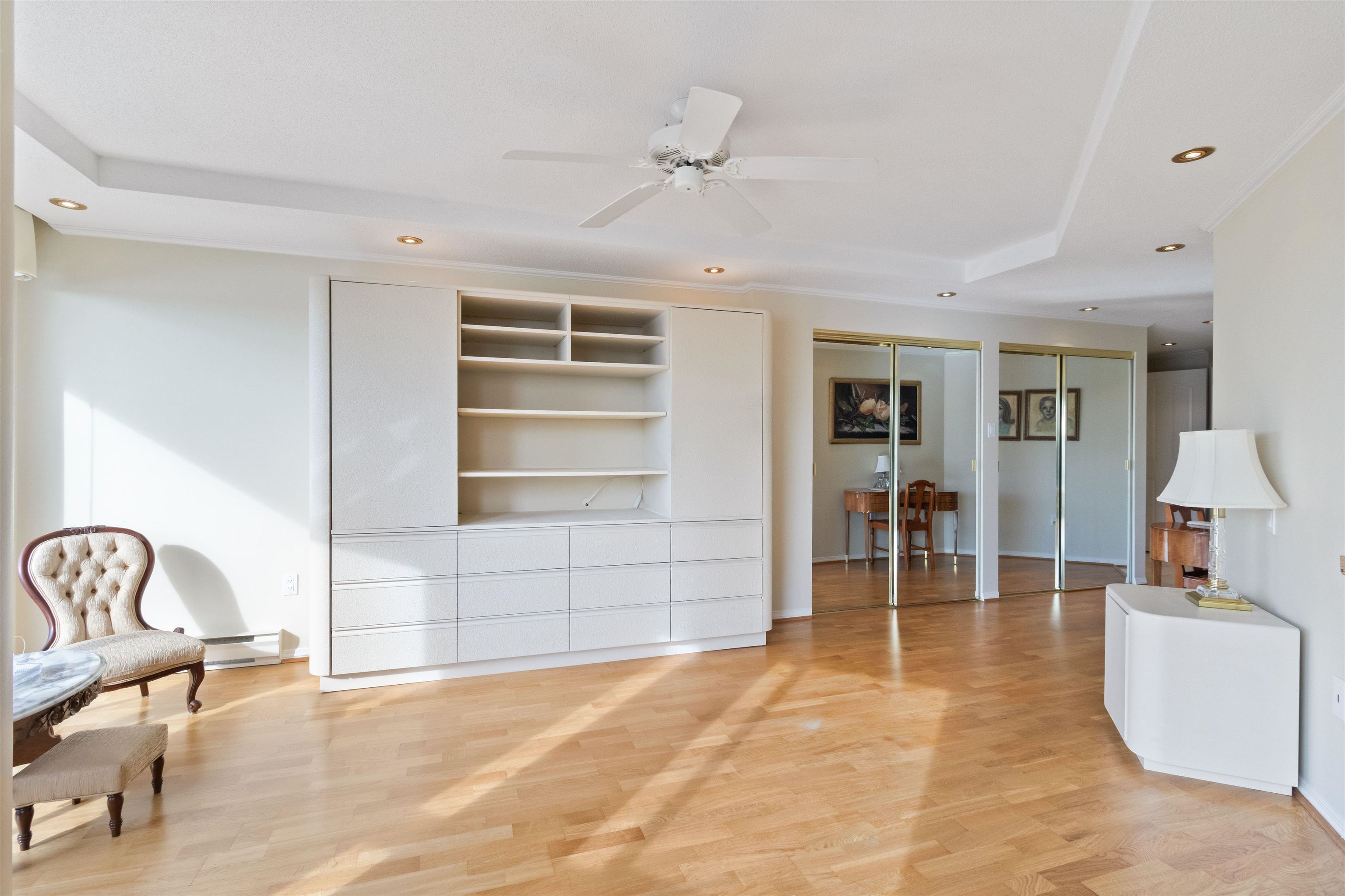 2001 1235 QUAYSIDE DRIVE, #2001