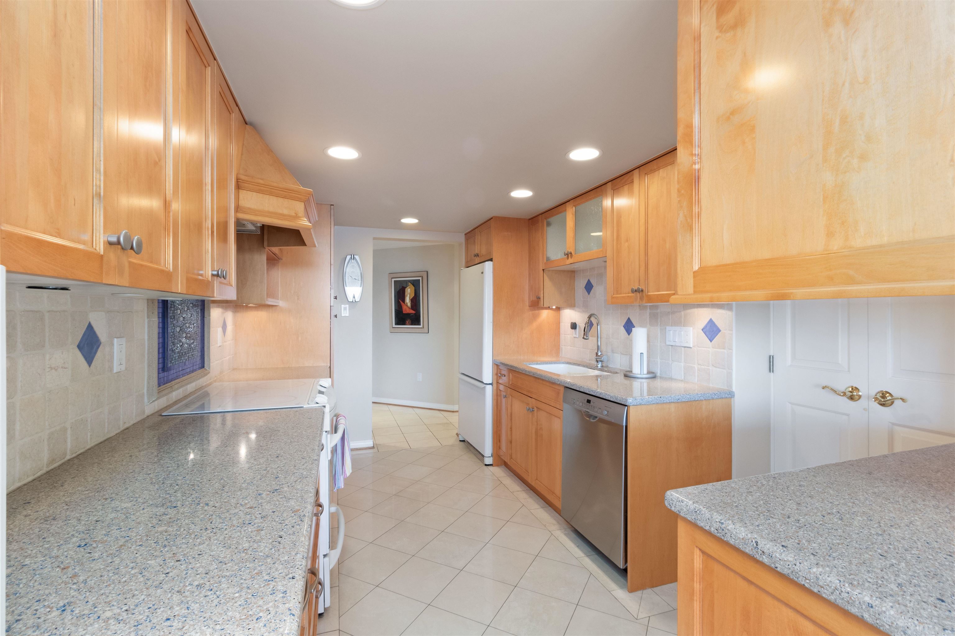 2001 1235 QUAYSIDE DRIVE, #2001