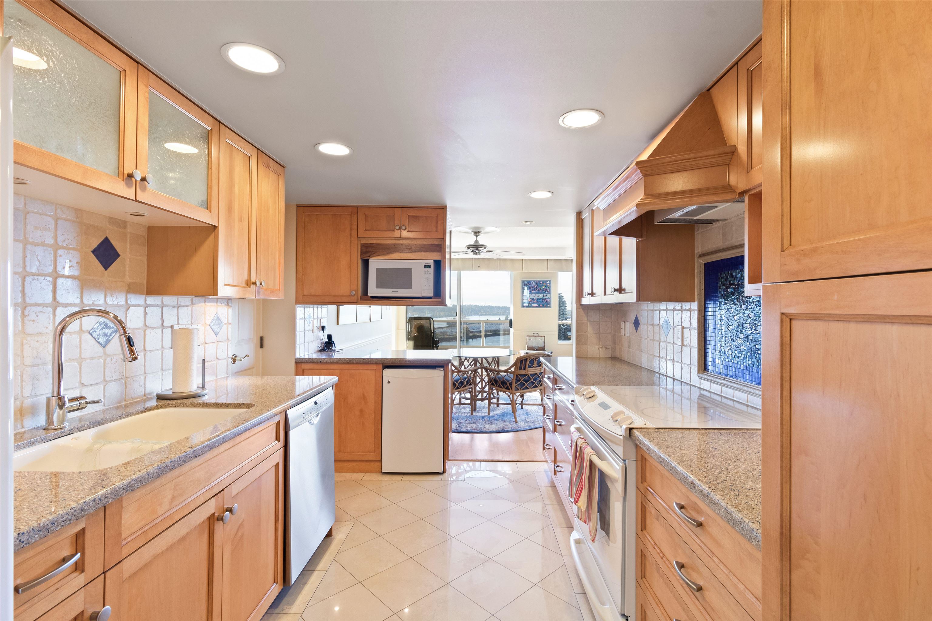 2001 1235 QUAYSIDE DRIVE, #2001
