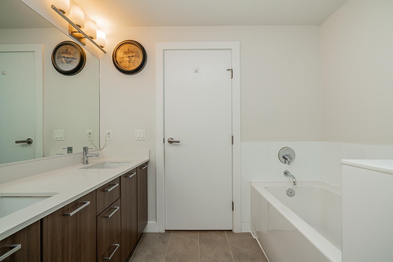 704 301 CAPILANO ROAD, #704