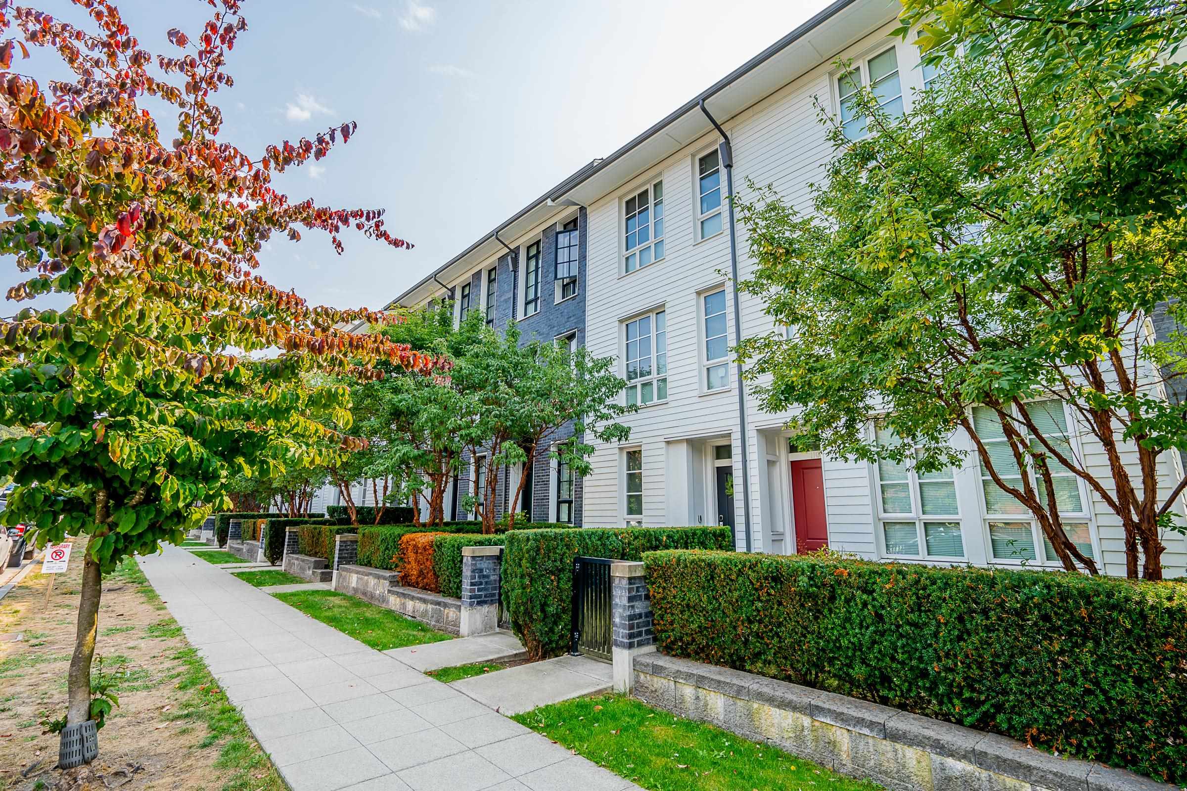 114 548 FOSTER AVENUE, #114