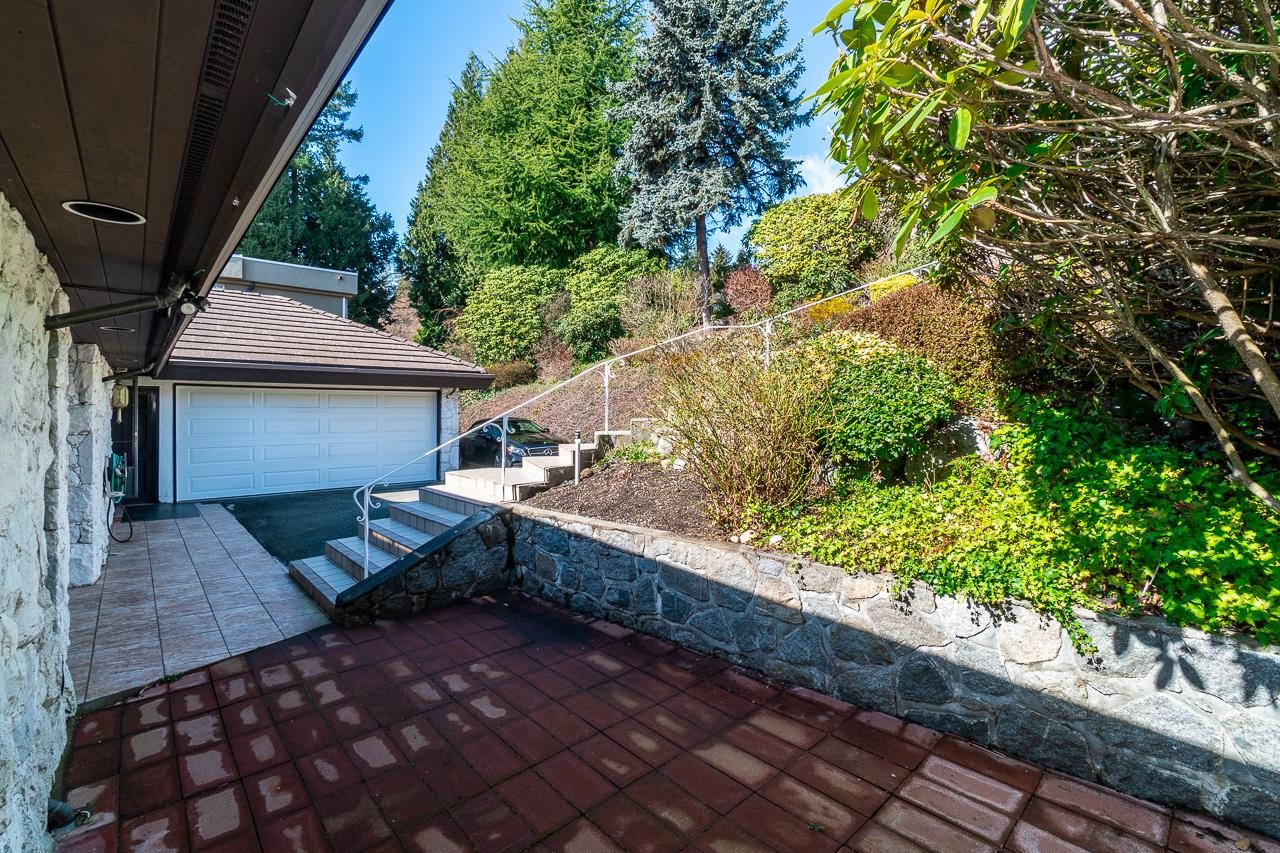 2289 WESTHILL DRIVE