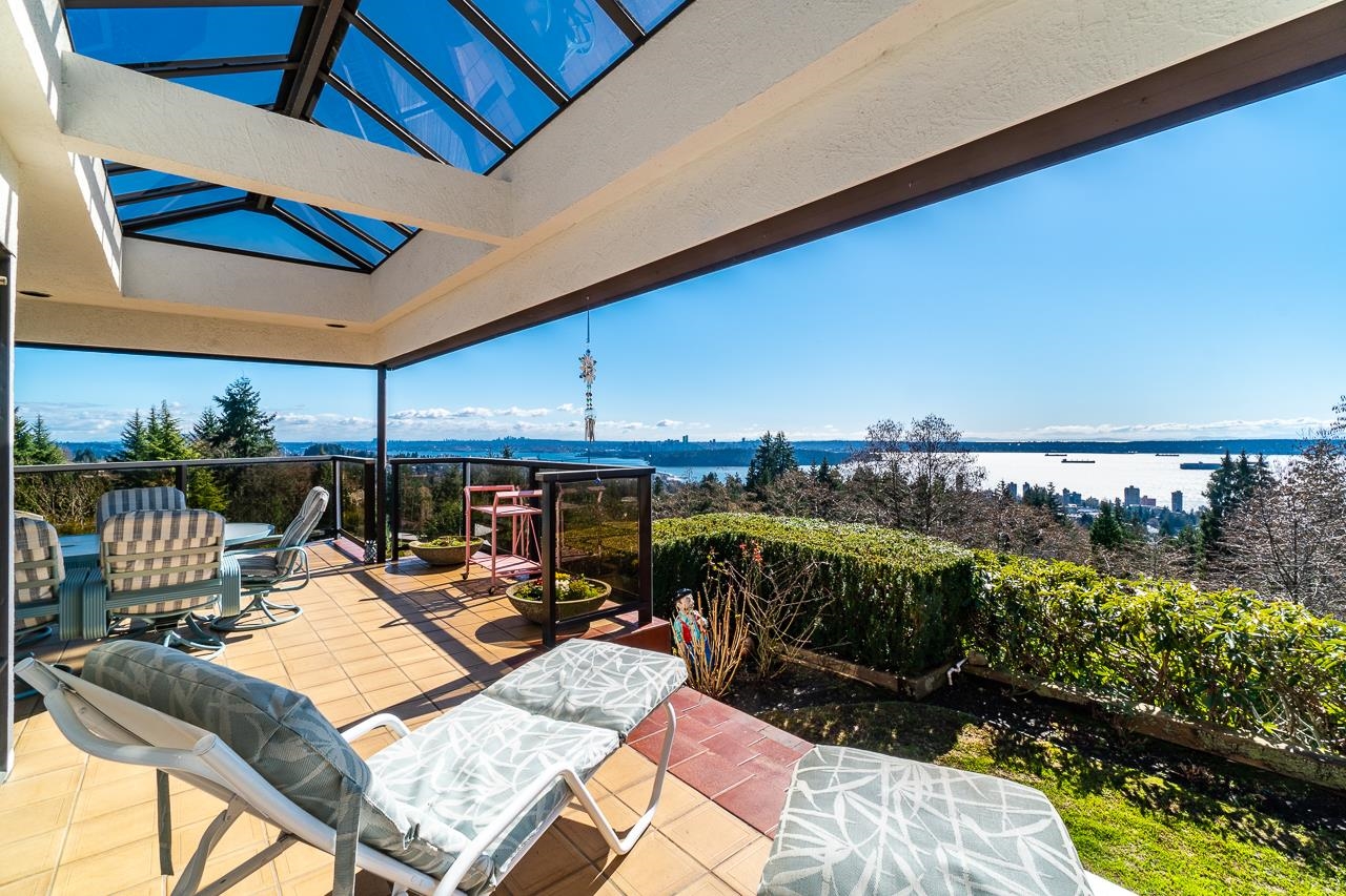 2289 WESTHILL DRIVE