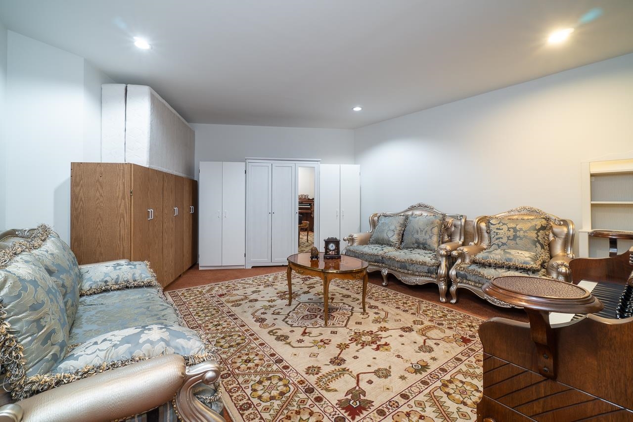 2289 WESTHILL DRIVE