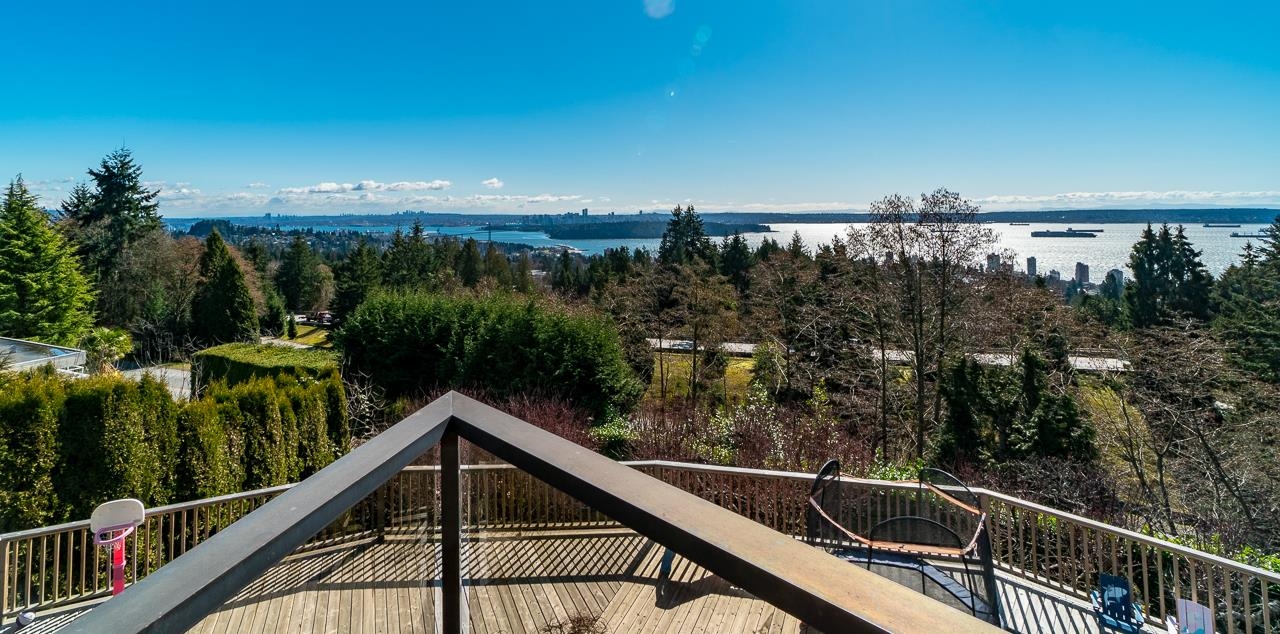 2289 WESTHILL DRIVE