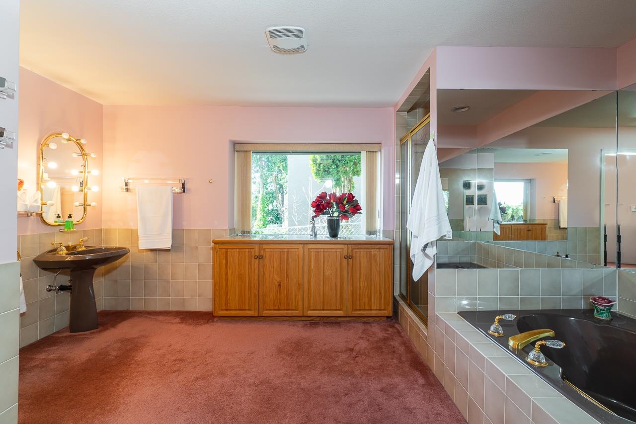 2289 WESTHILL DRIVE