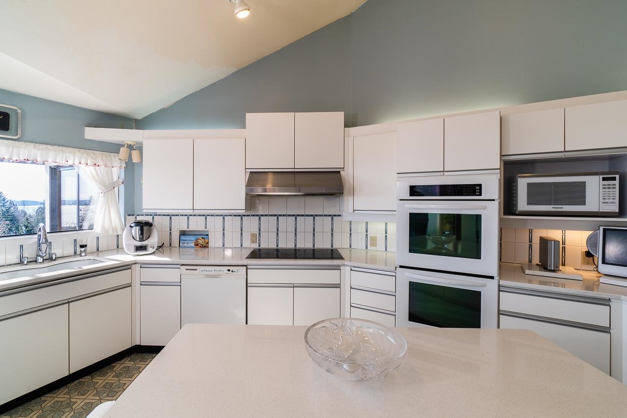 2289 WESTHILL DRIVE