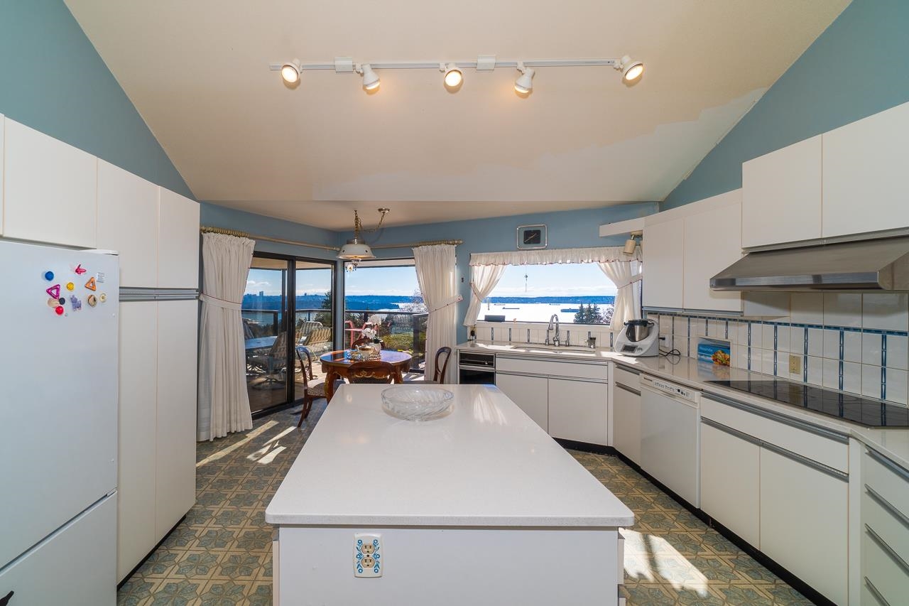2289 WESTHILL DRIVE
