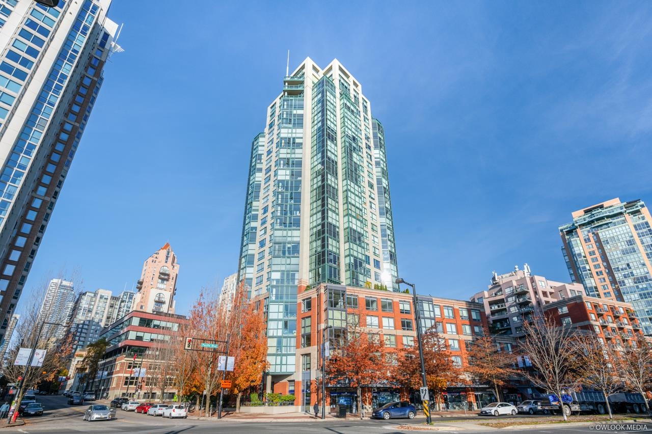 2402 289 DRAKE STREET, #2402