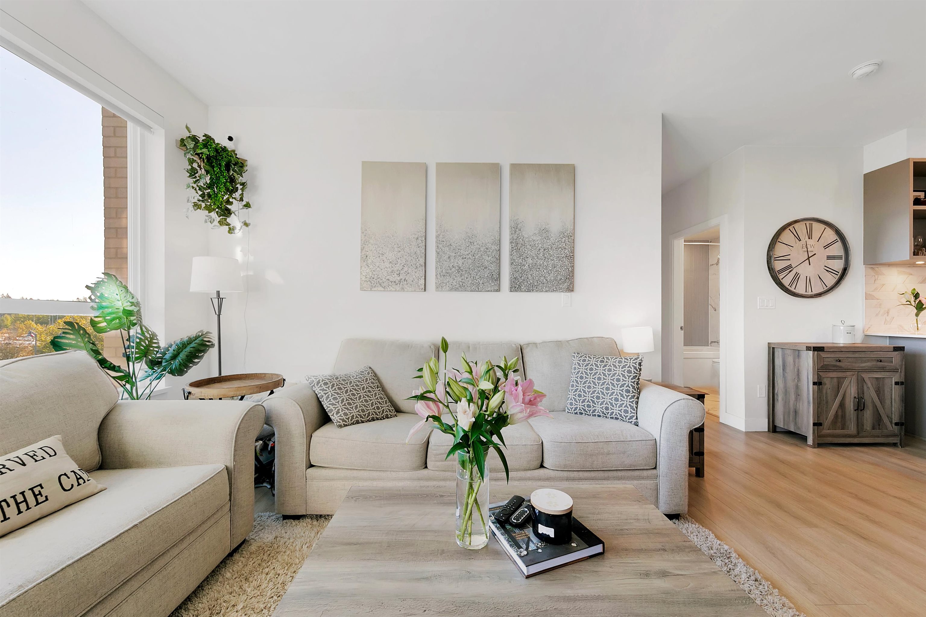 327 1792 STARLING DRIVE, #327