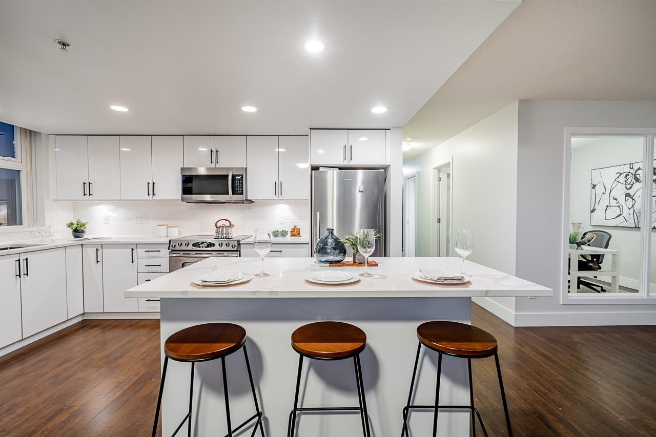 1306 125 MILROSS AVENUE, #1306
