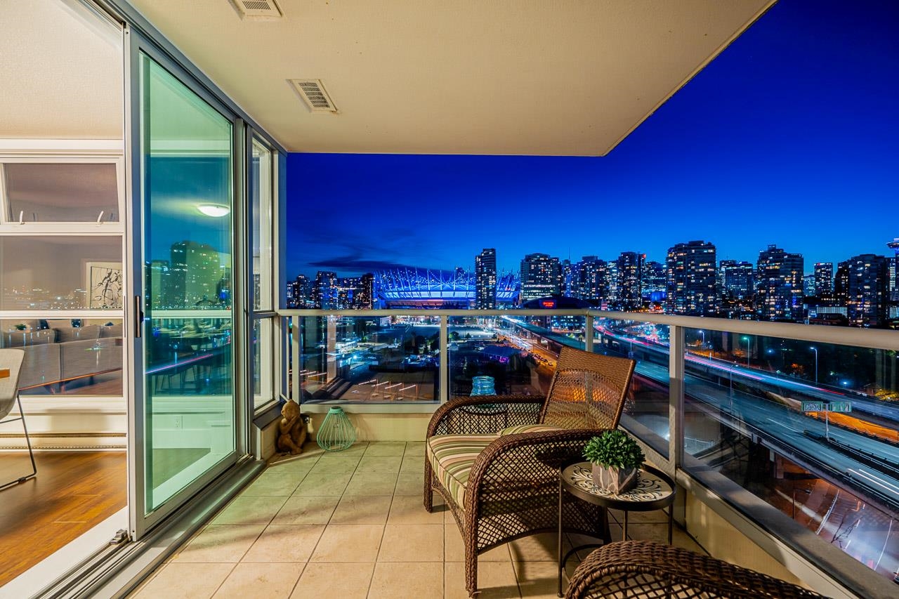 1306 125 MILROSS AVENUE, #1306