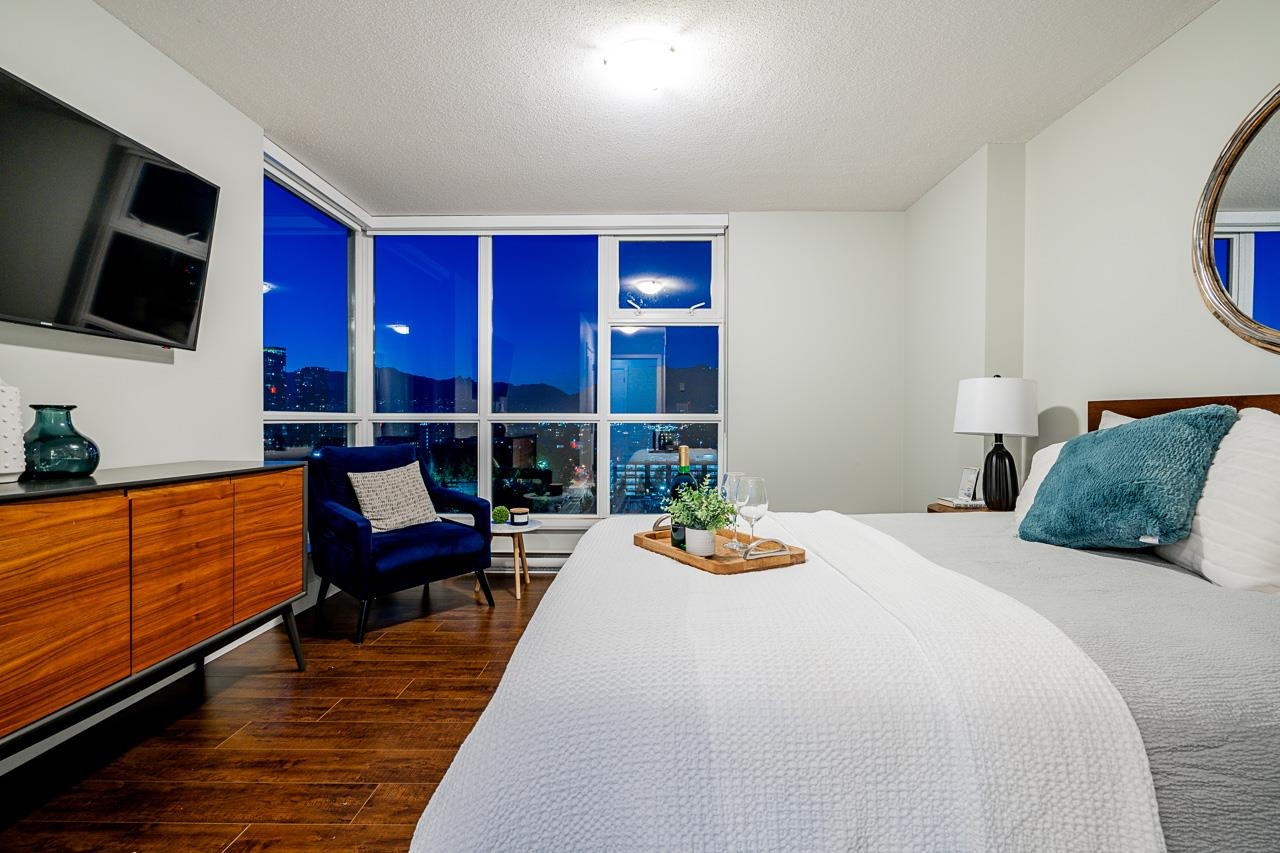 1306 125 MILROSS AVENUE, #1306