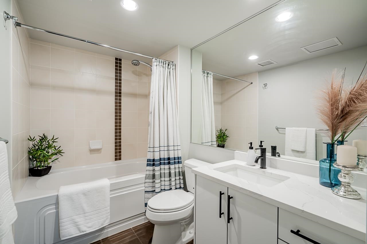 1306 125 MILROSS AVENUE, #1306