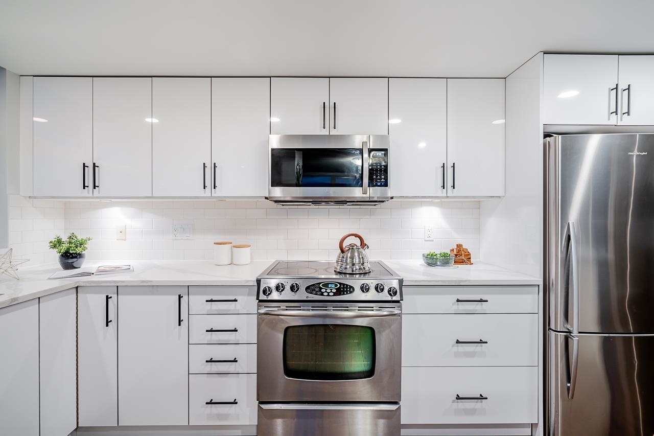 1306 125 MILROSS AVENUE, #1306