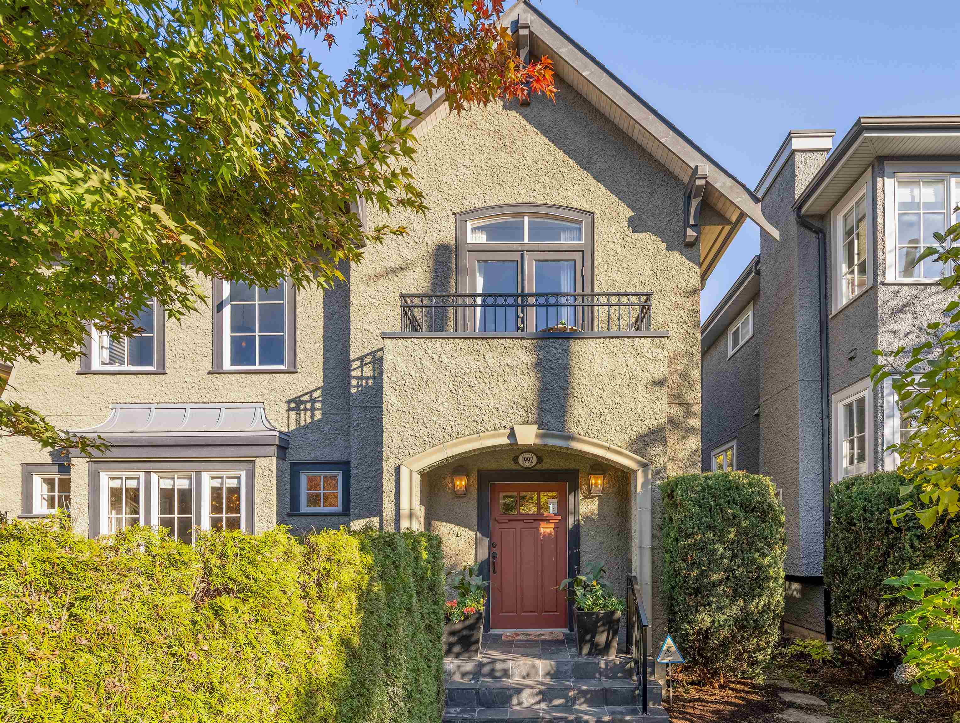 1992 SASAMAT STREET
