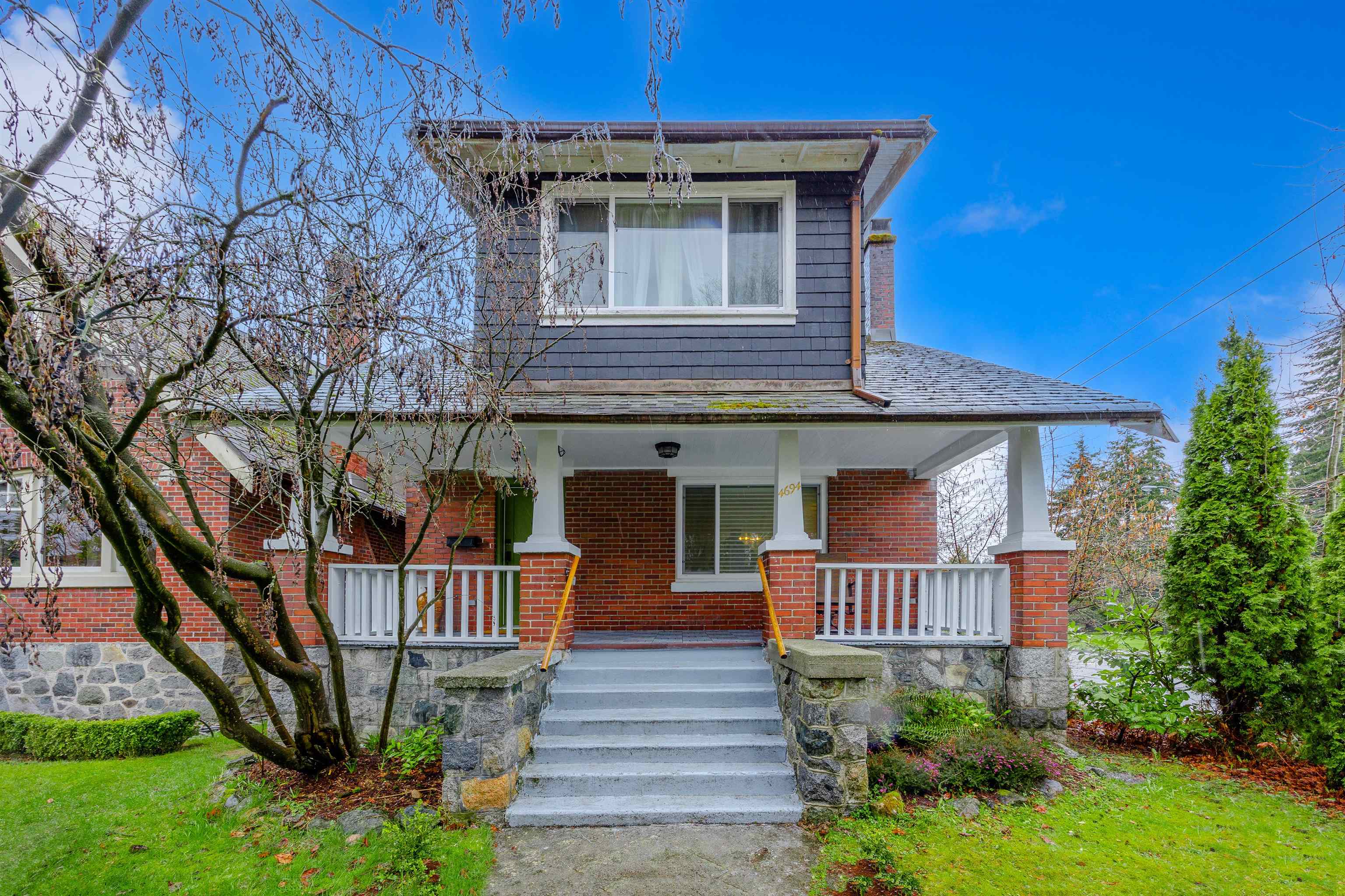 4694 W 8TH AVENUE