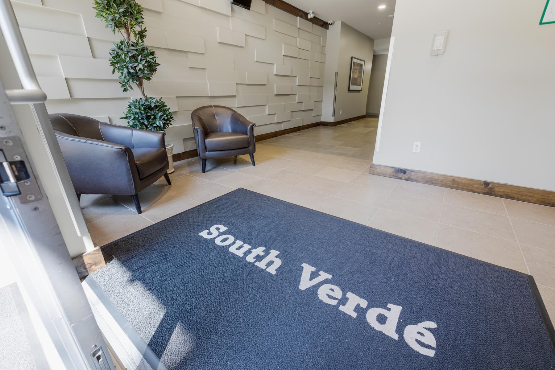 219 2477 KELLY AVENUE, #219