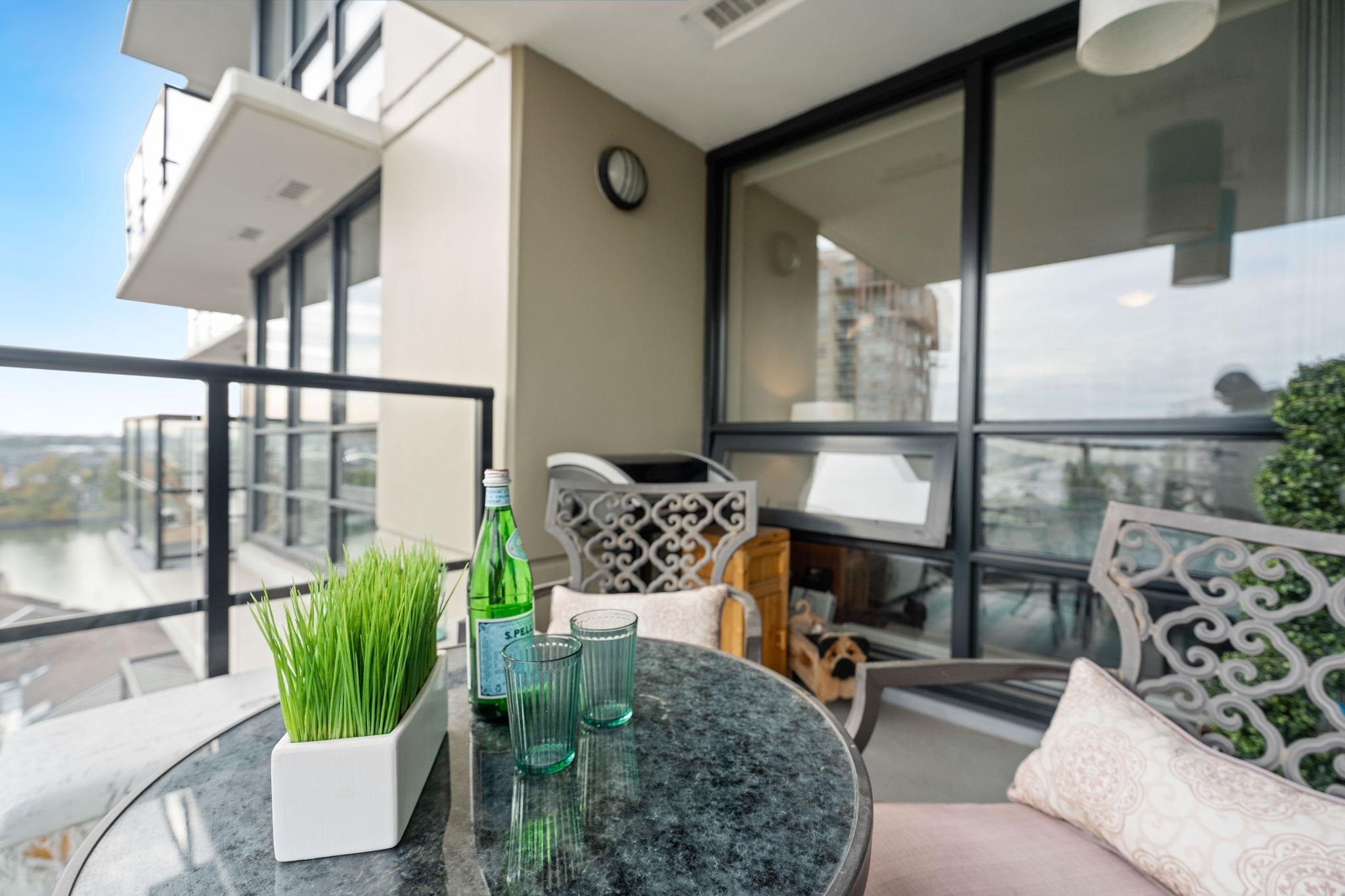 1401 1 RENAISSANCE SQUARE, #1401
