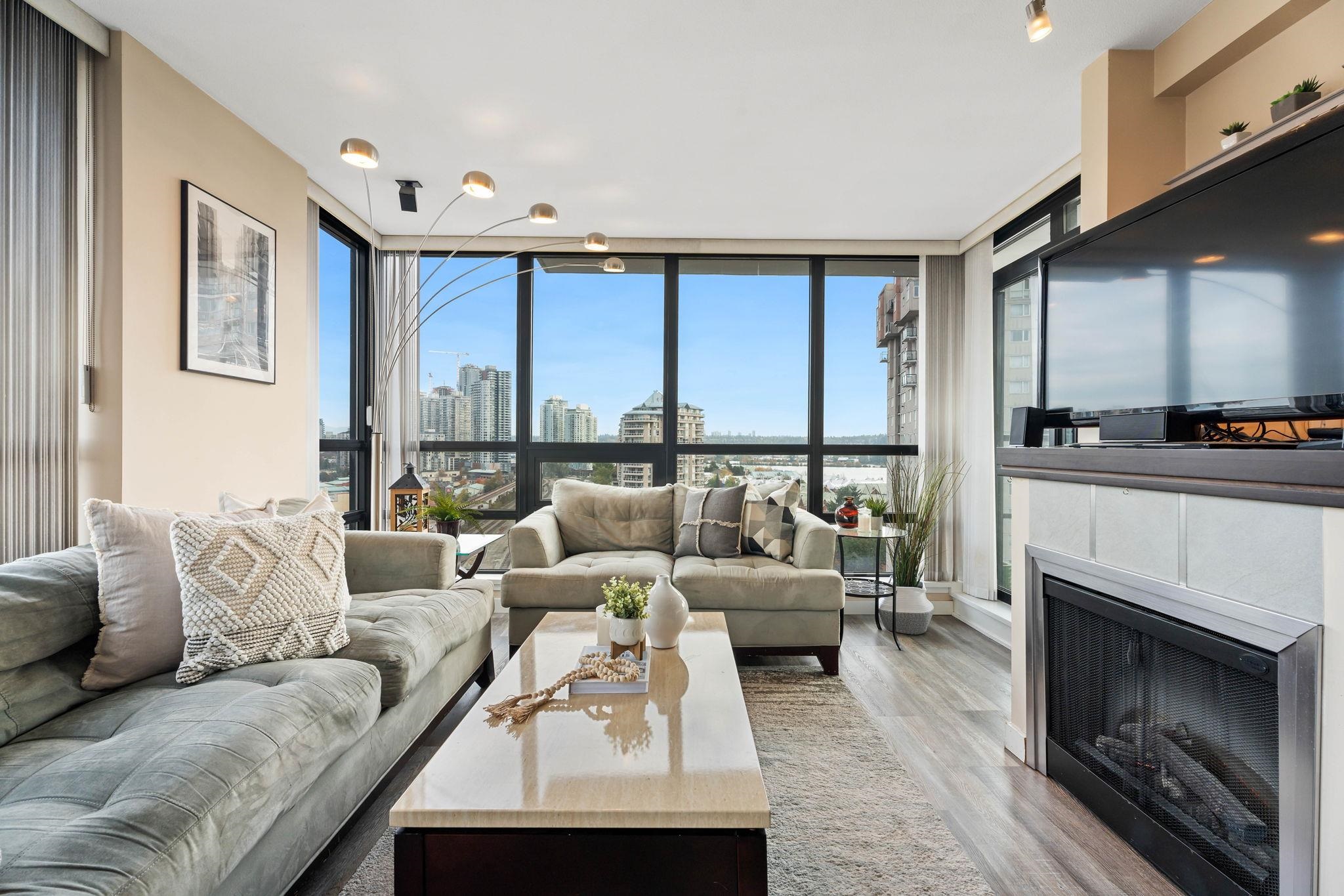 1401 1 RENAISSANCE SQUARE, #1401