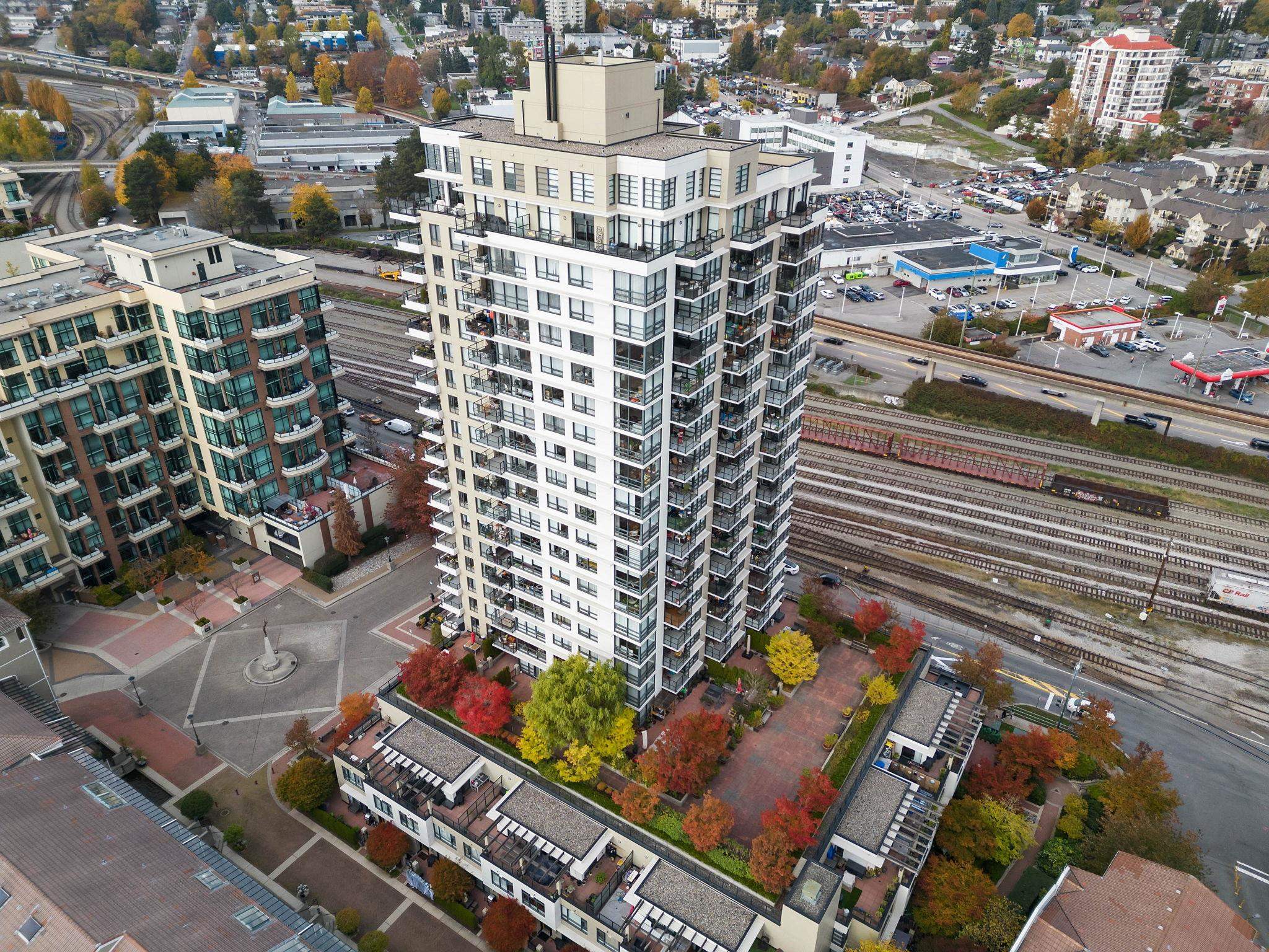 1401 1 RENAISSANCE SQUARE, #1401