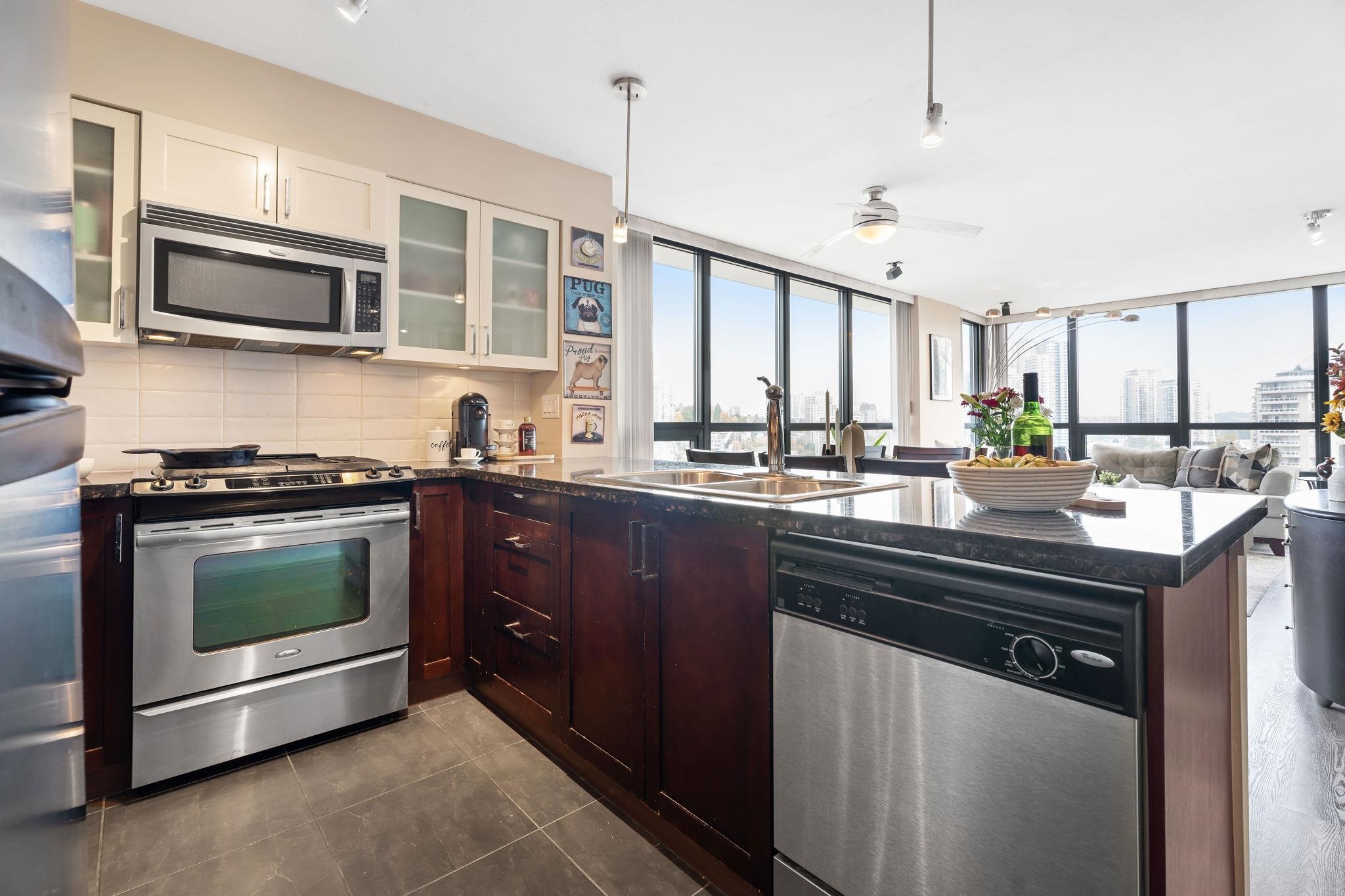 1401 1 RENAISSANCE SQUARE, #1401