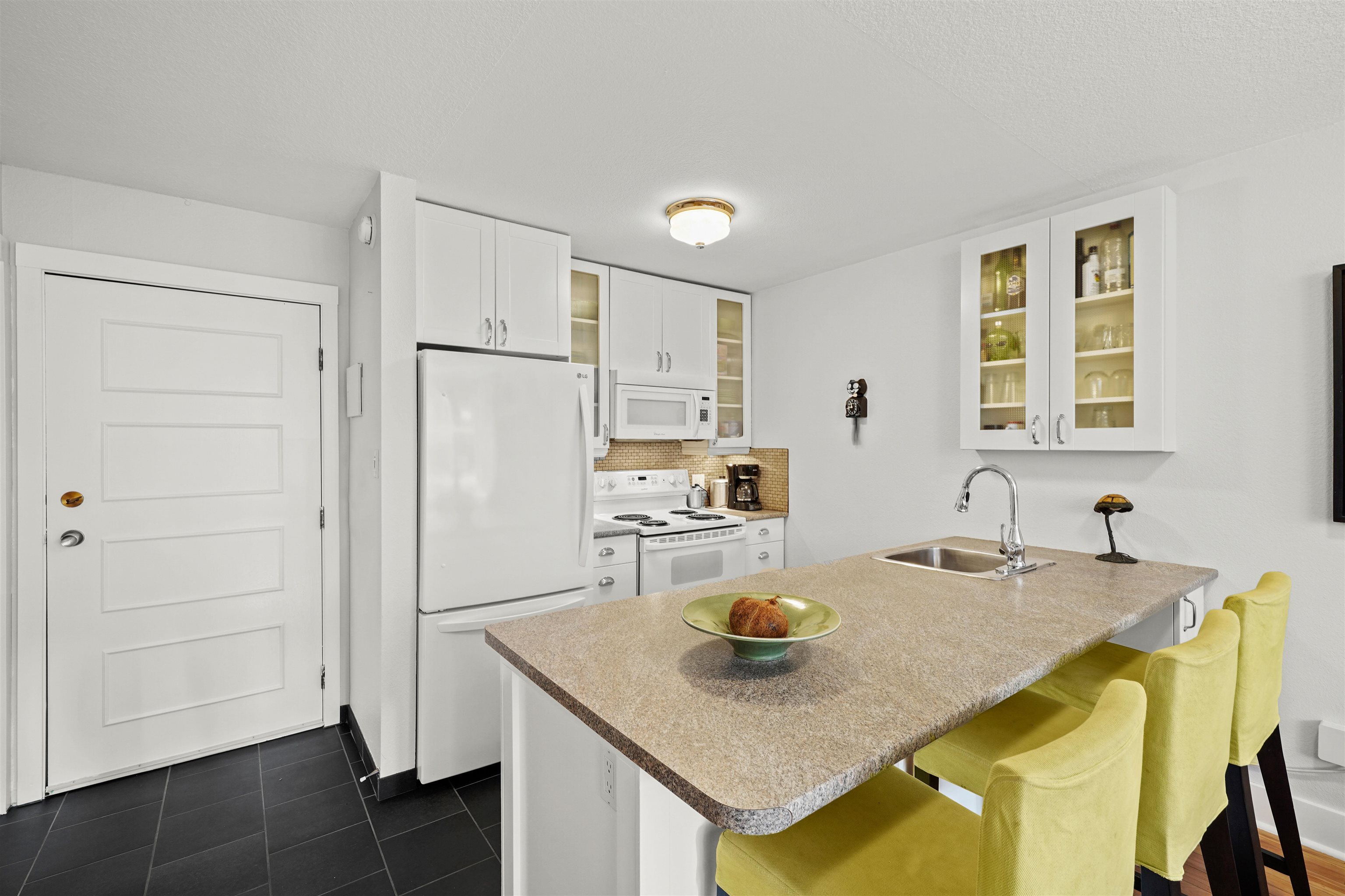303 1333 HORNBY STREET, #303