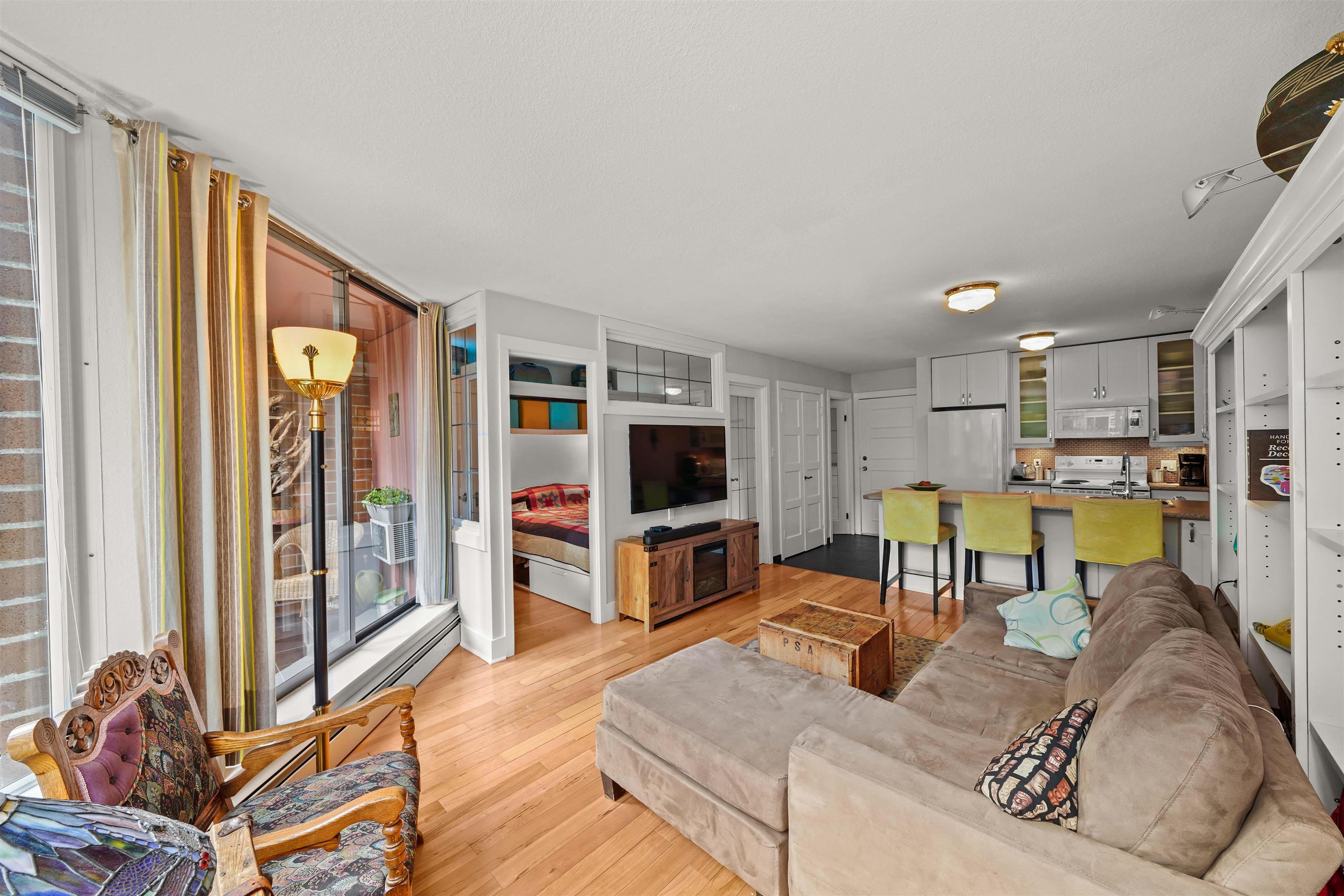 303 1333 HORNBY STREET, #303