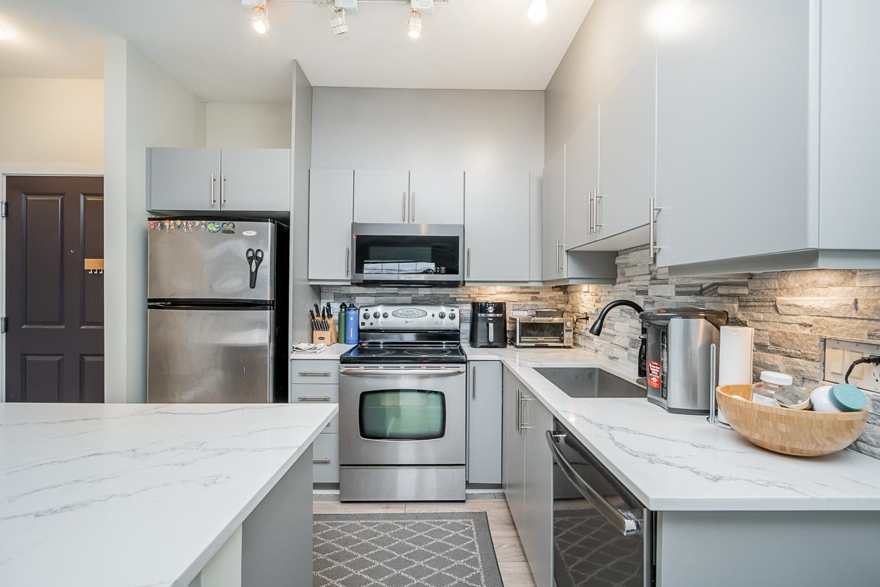 415 2330 WILSON AVENUE, #415