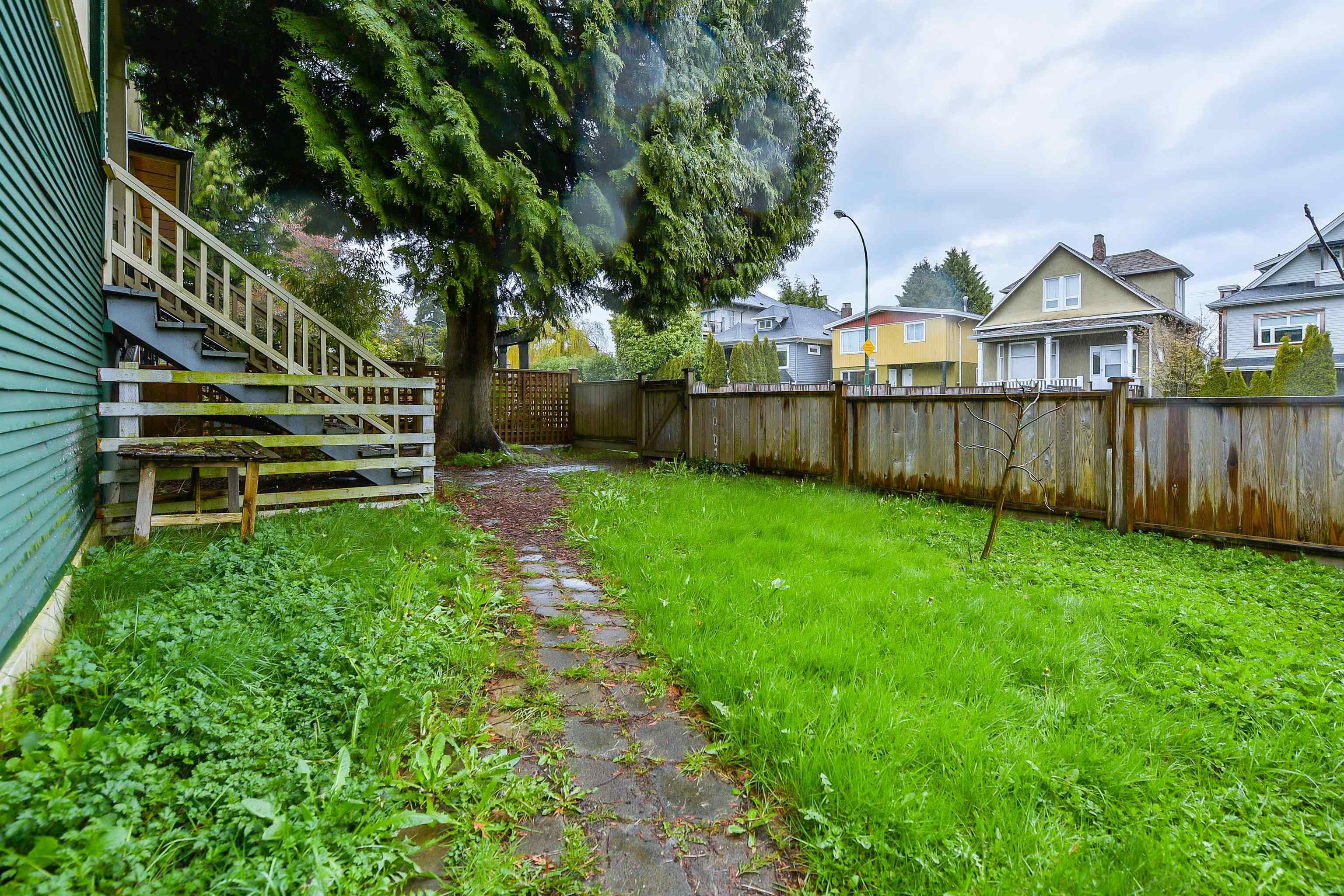 1132 E 12TH AVENUE