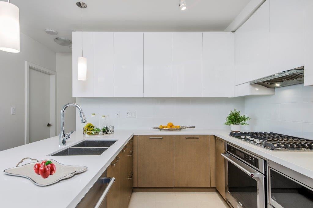 2205 3080 LINCOLN AVENUE, #2205