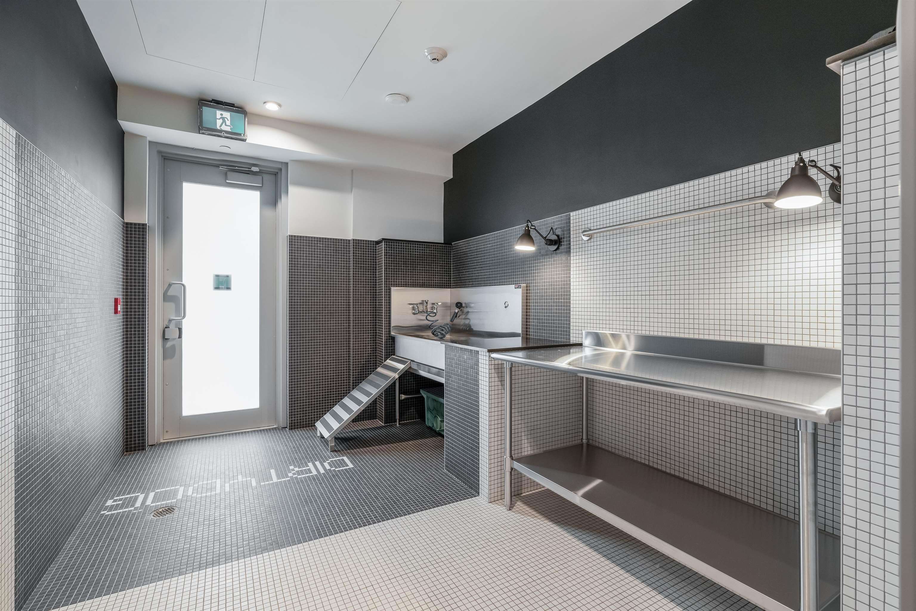1407 200 KLAHANIE COURT, #1407