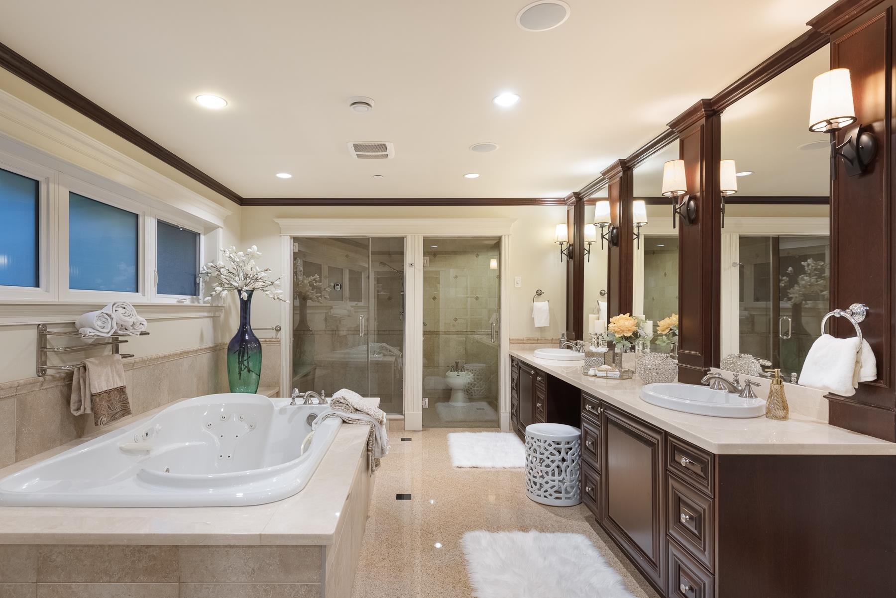 2533 WESTHILL DRIVE