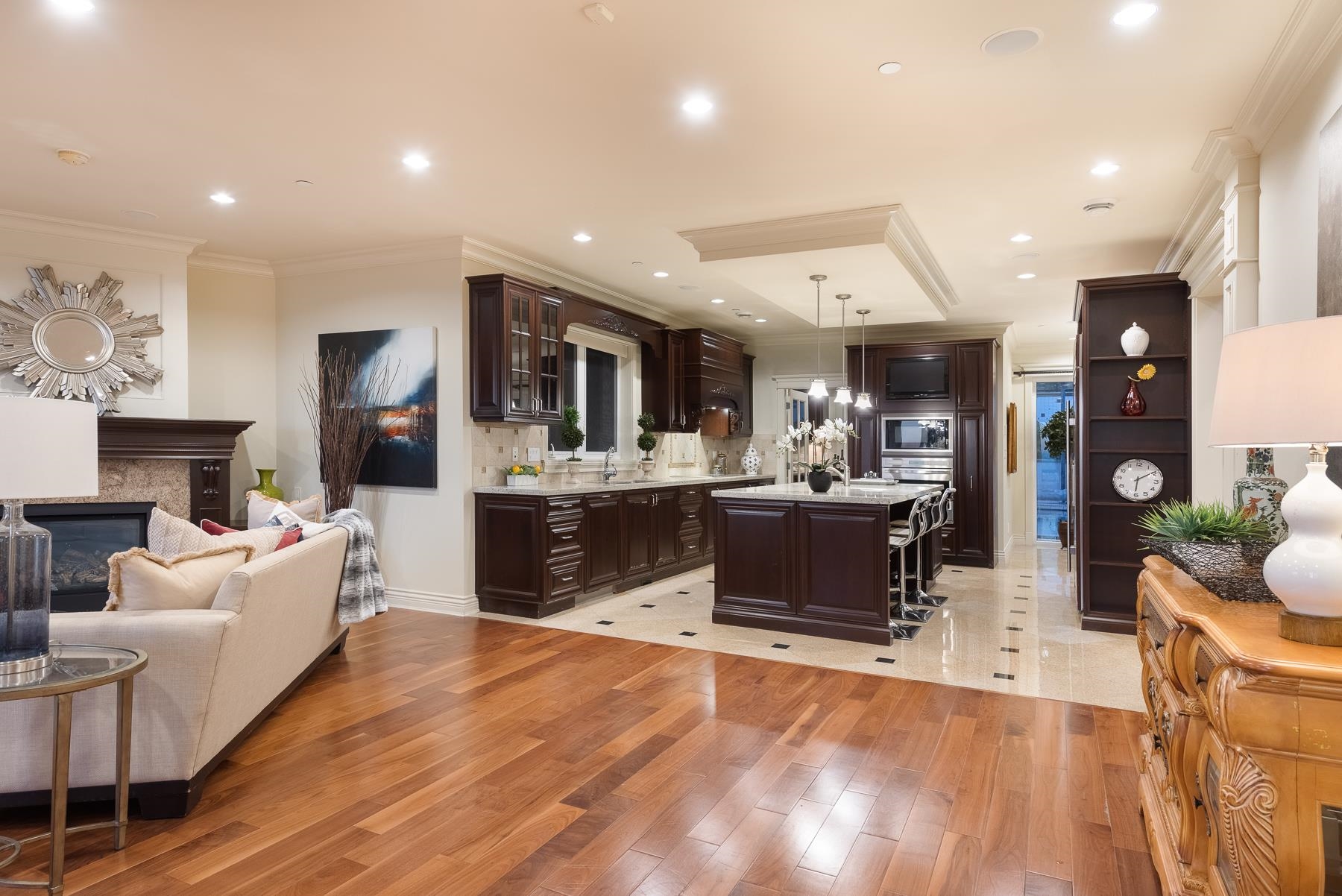 2533 WESTHILL DRIVE