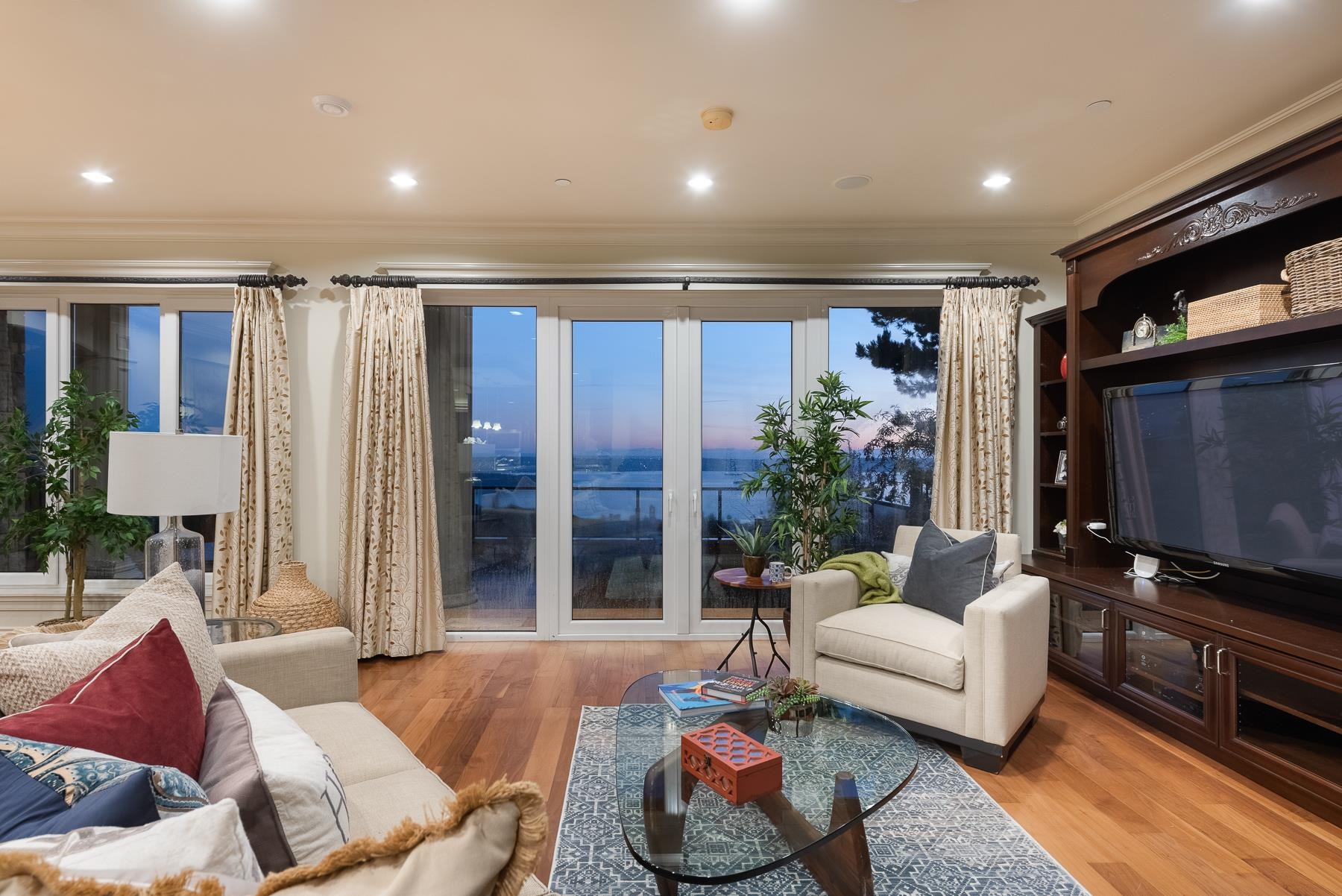 2533 WESTHILL DRIVE