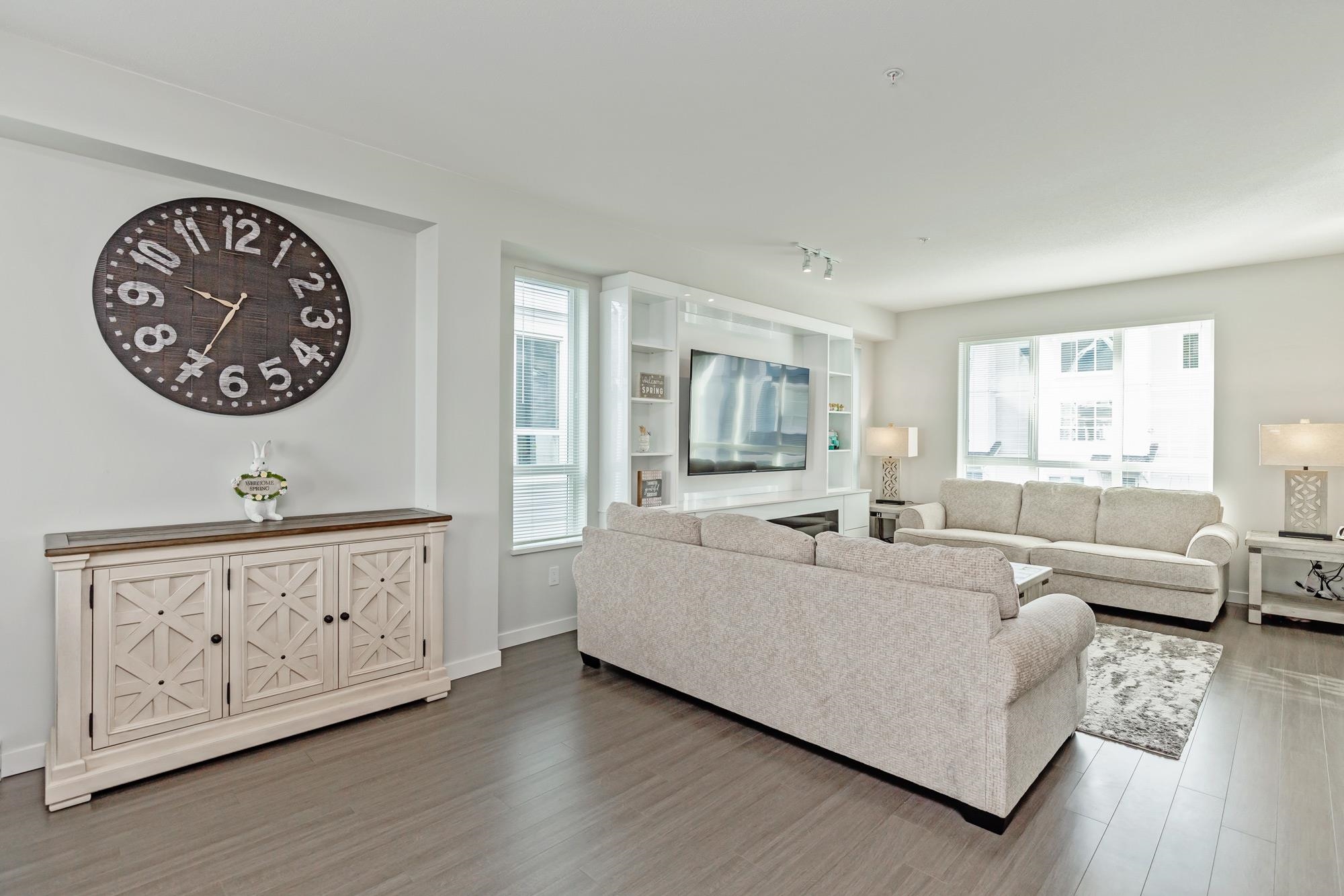 76 8335 NELSON STREET, #76
