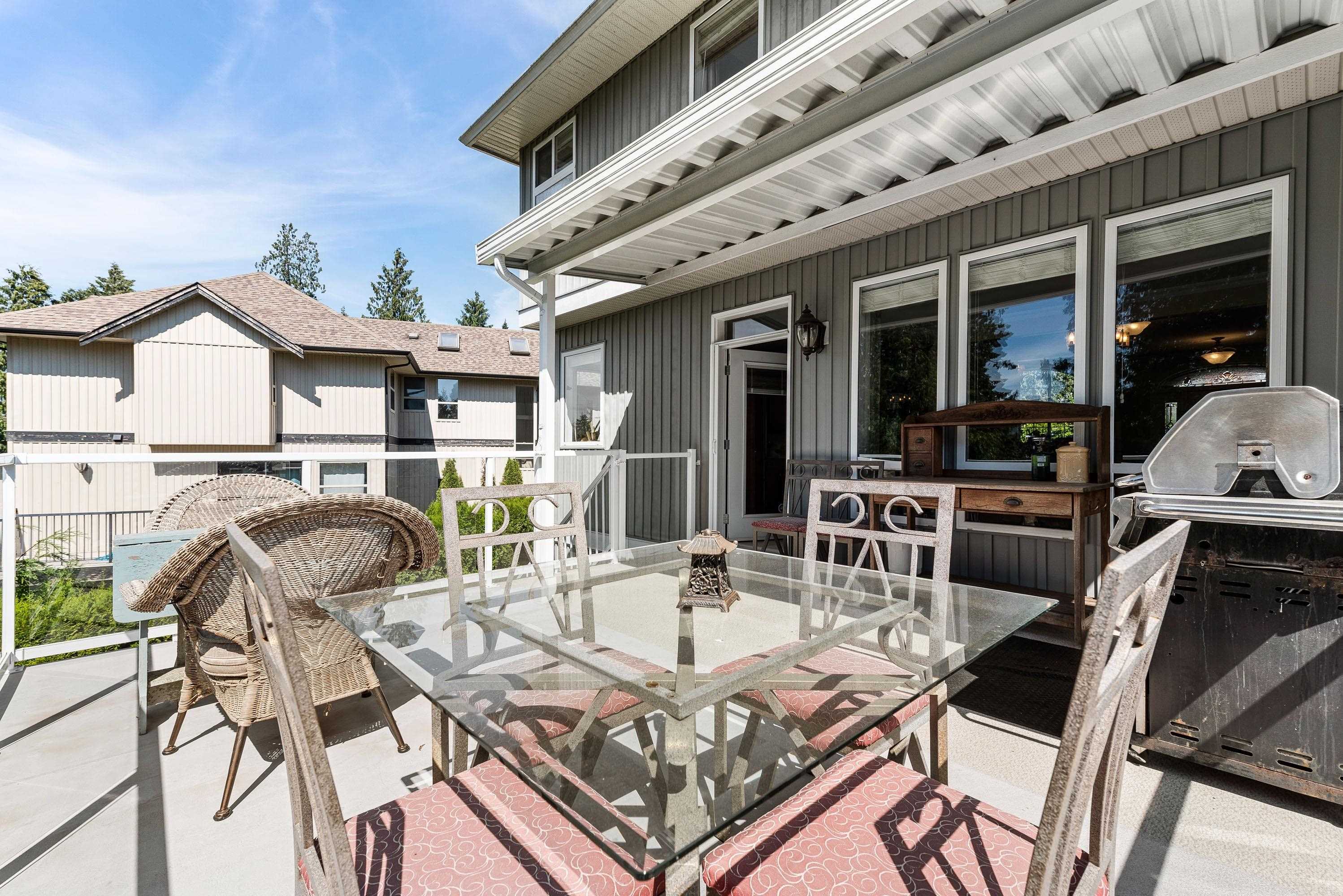 10136 KENSWOOD DRIVE