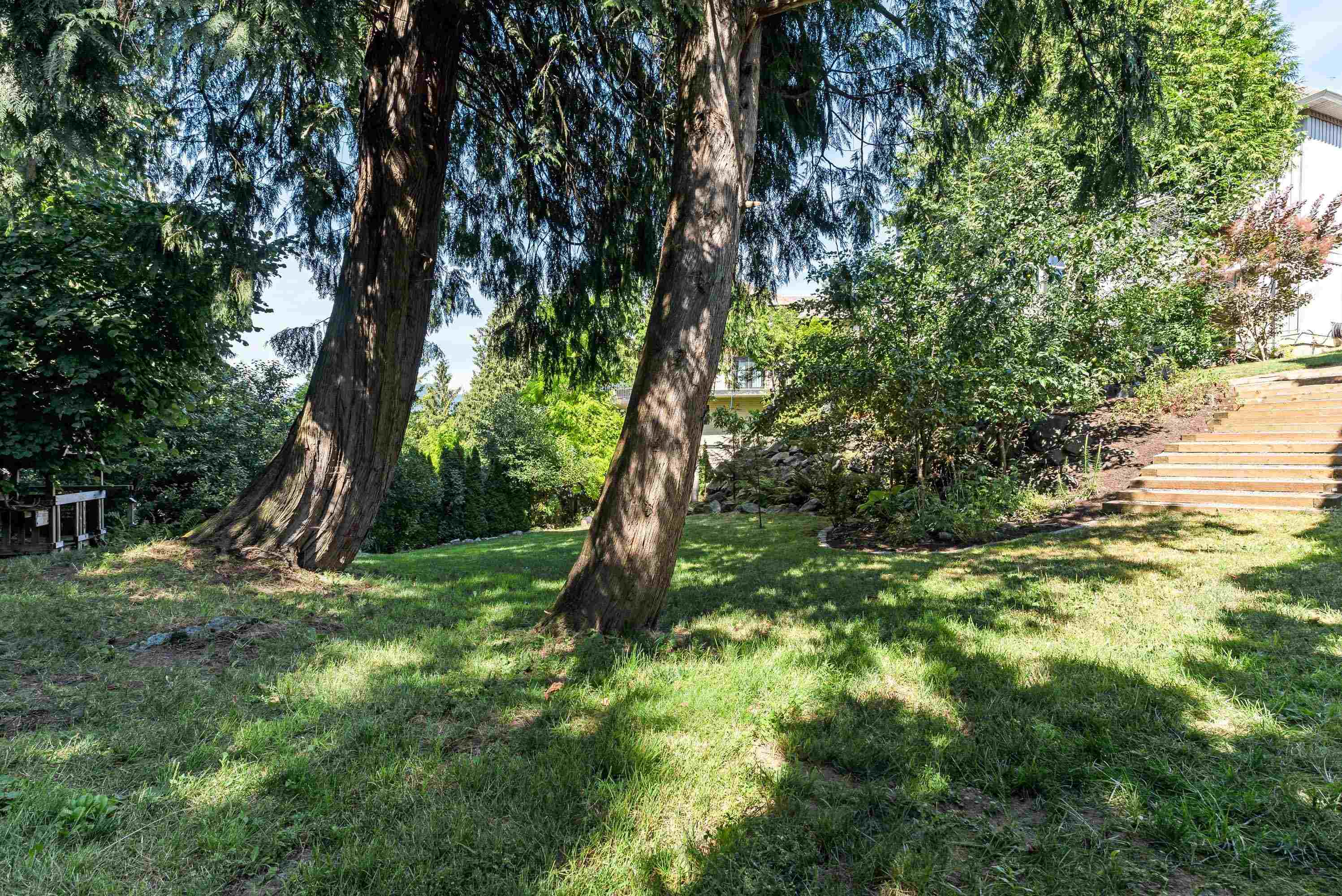 10136 KENSWOOD DRIVE
