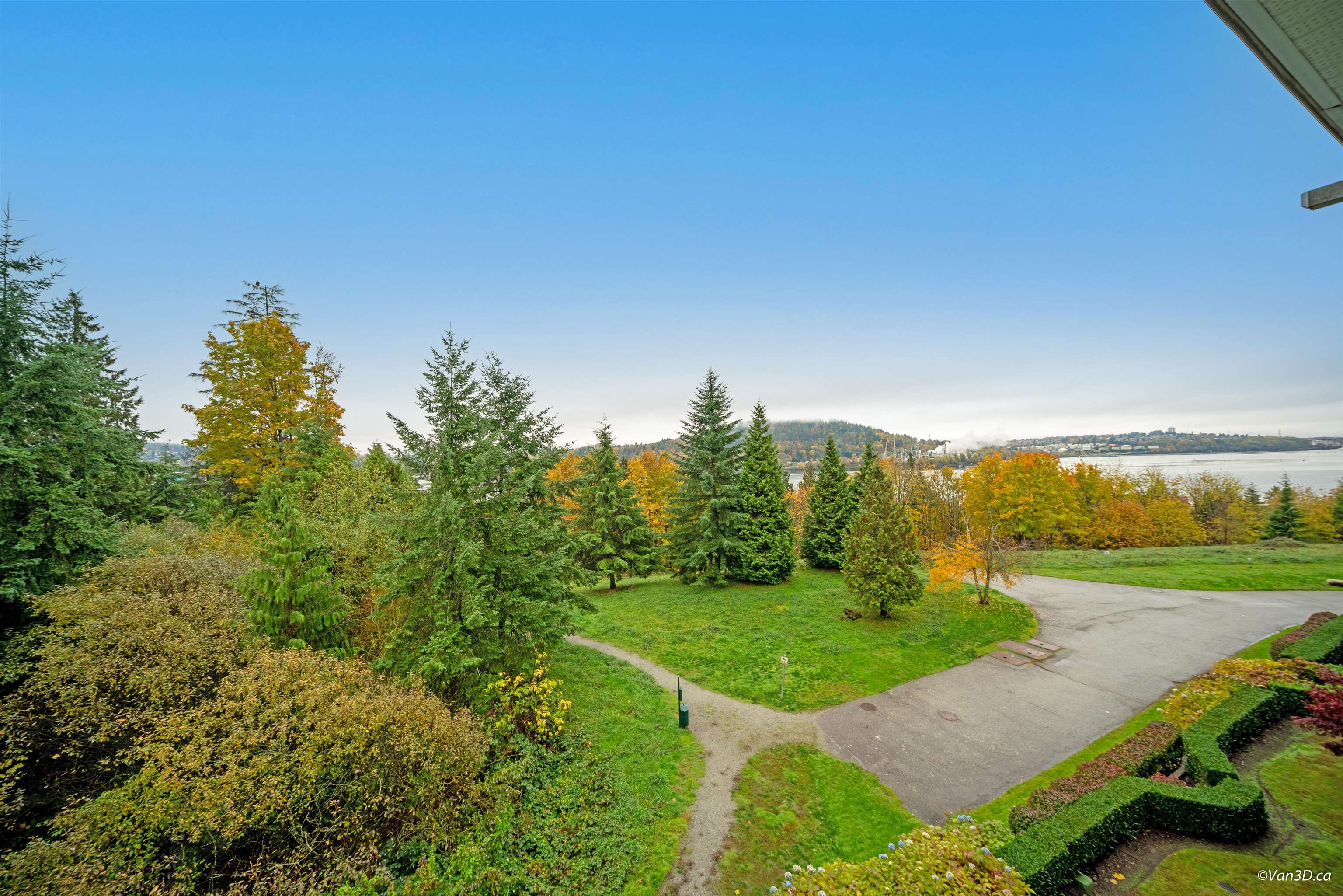 423 3629 DEERCREST DRIVE, #423