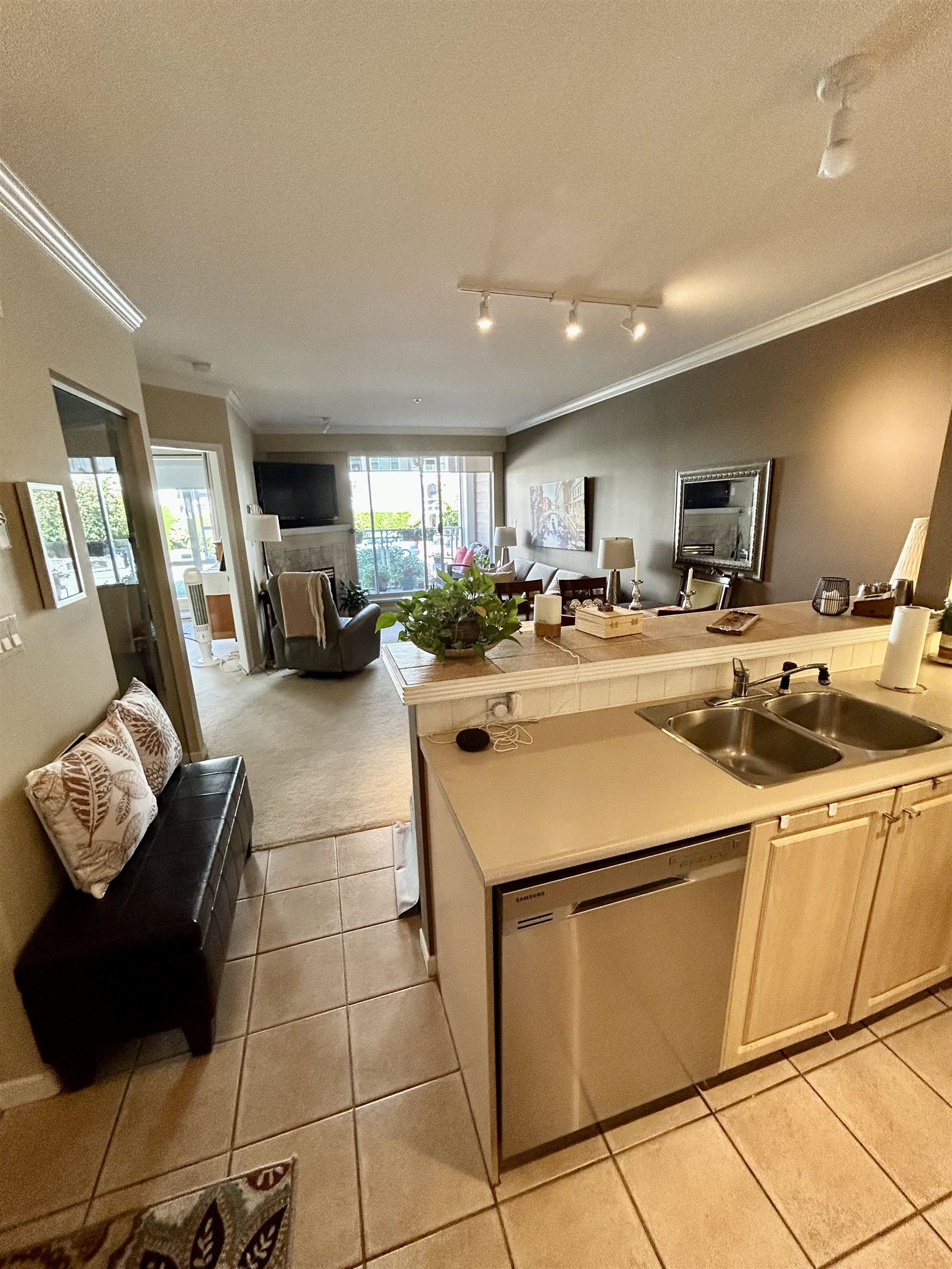 304 3629 DEERCREST DRIVE, #304