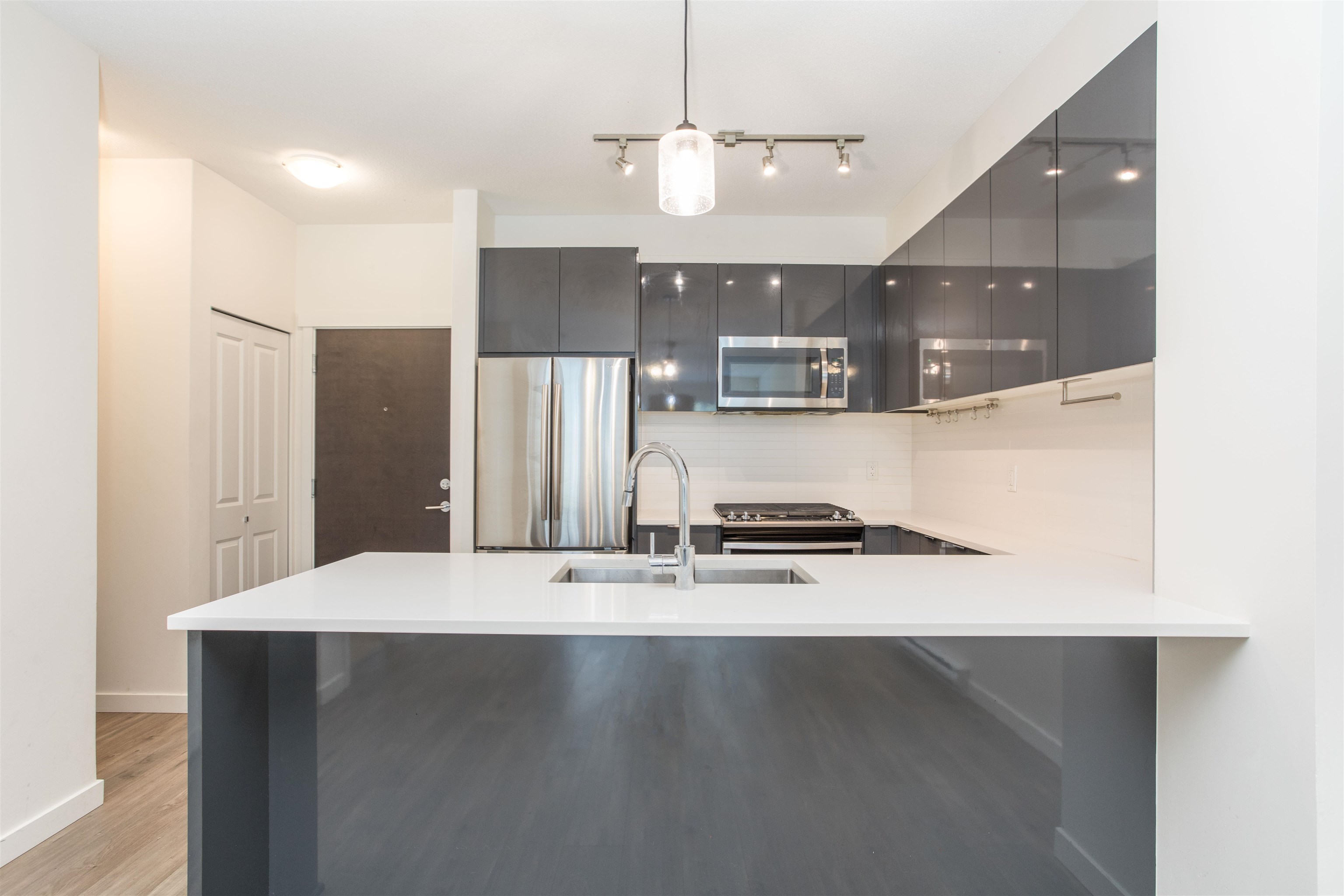 106 15137 33 AVENUE, #106