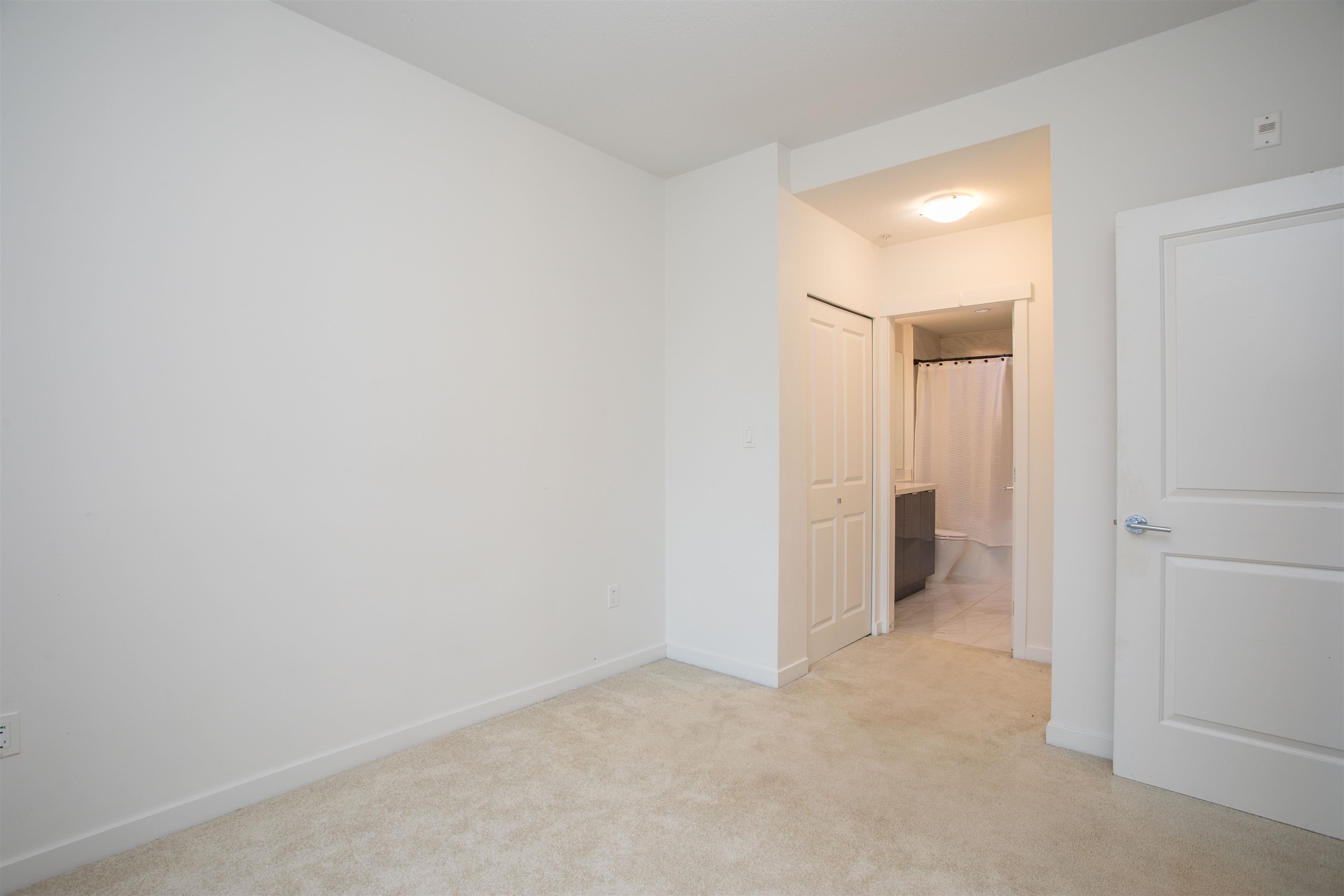 106 15137 33 AVENUE, #106