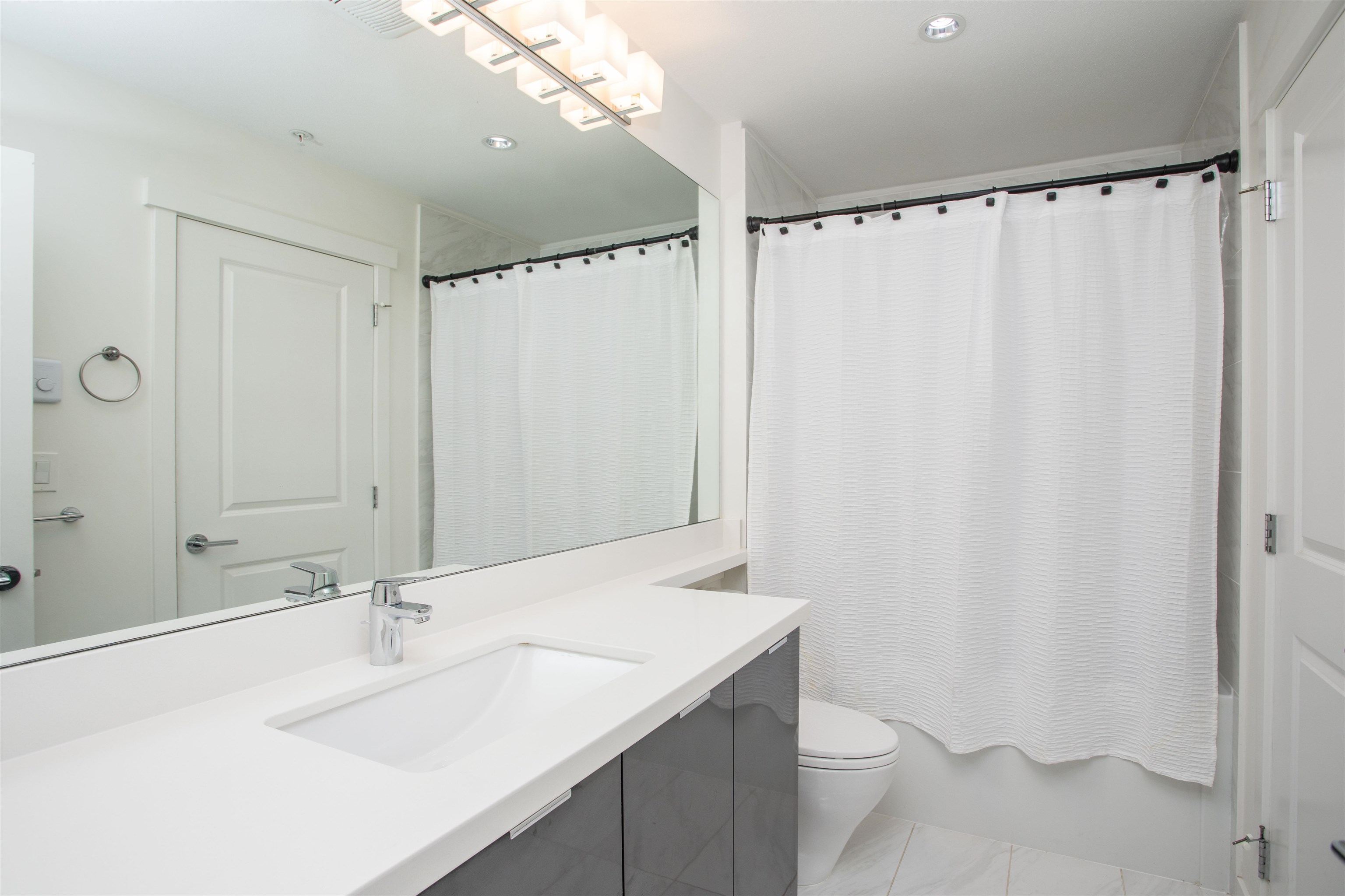 106 15137 33 AVENUE, #106